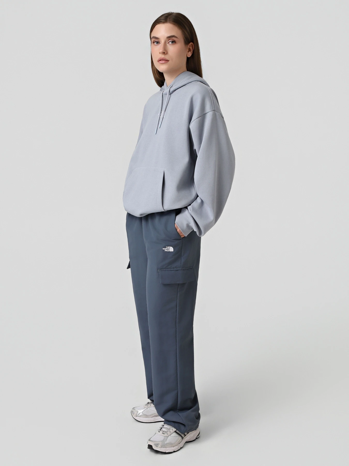 Брюки The North Face W TNF EASY WIND CARGO PANT модель NF0A8FC00U31 Фото