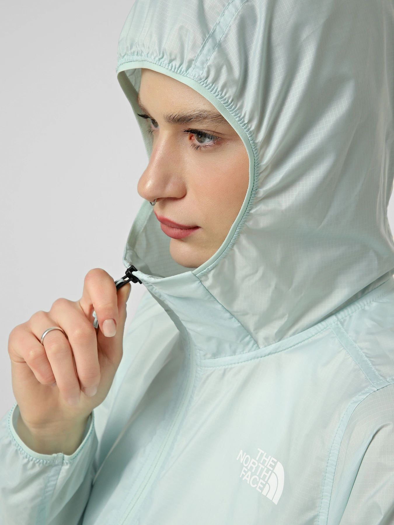 Куртки та дублянки The North Face W TNF CYCLONE WIND JACKET модель NF0A8B6GG701 Фото