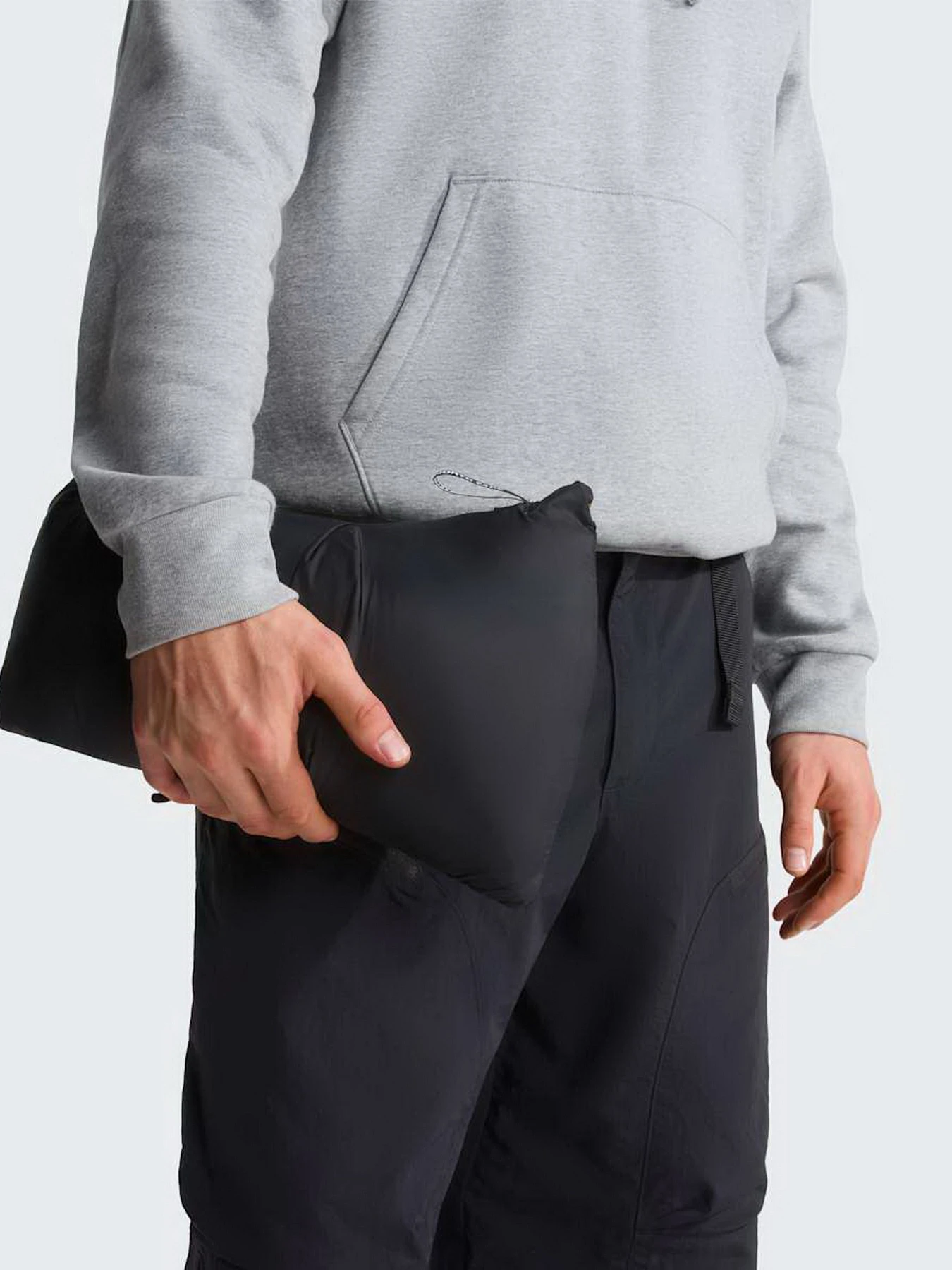 Куртки та дублянки The North Face M 1996 RETRO NUPTSE JACKET модель NF0A3C8DRL51 Фото