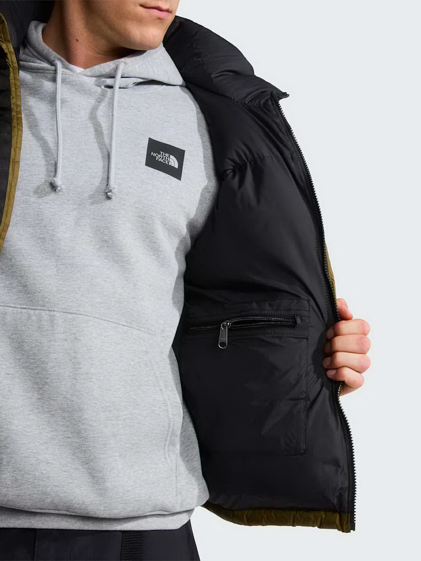 Куртки та дублянки The North Face M 1996 RETRO NUPTSE JACKET модель NF0A3C8DRL51 Фото