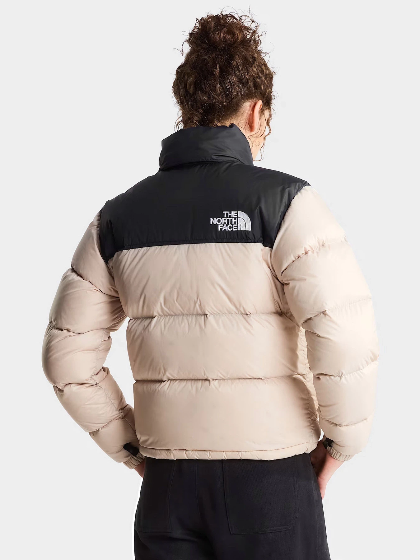 Куртки и дубленки The North Face W 1996 RETRO NUPTSE JACKET модель NF0A3XEOPC71 Куртки и дубленки The North Face W 1996 RETRO NUPTSE JACKET модель NF0A3XEOPC71 Фото