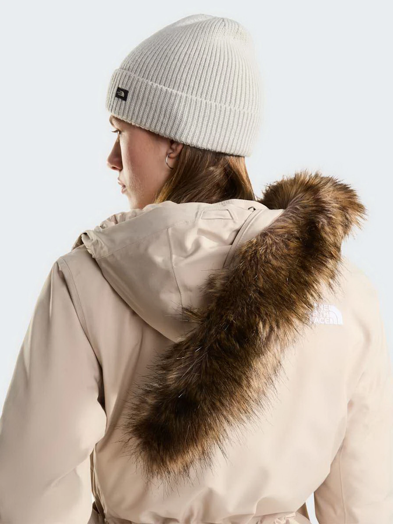 Куртки та дублянки The North Face W ARCTIC PARKA модель NF0A84J2N7J1 Куртки та дублянки The North Face W ARCTIC PARKA модель NF0A84J2N7J1 Фото