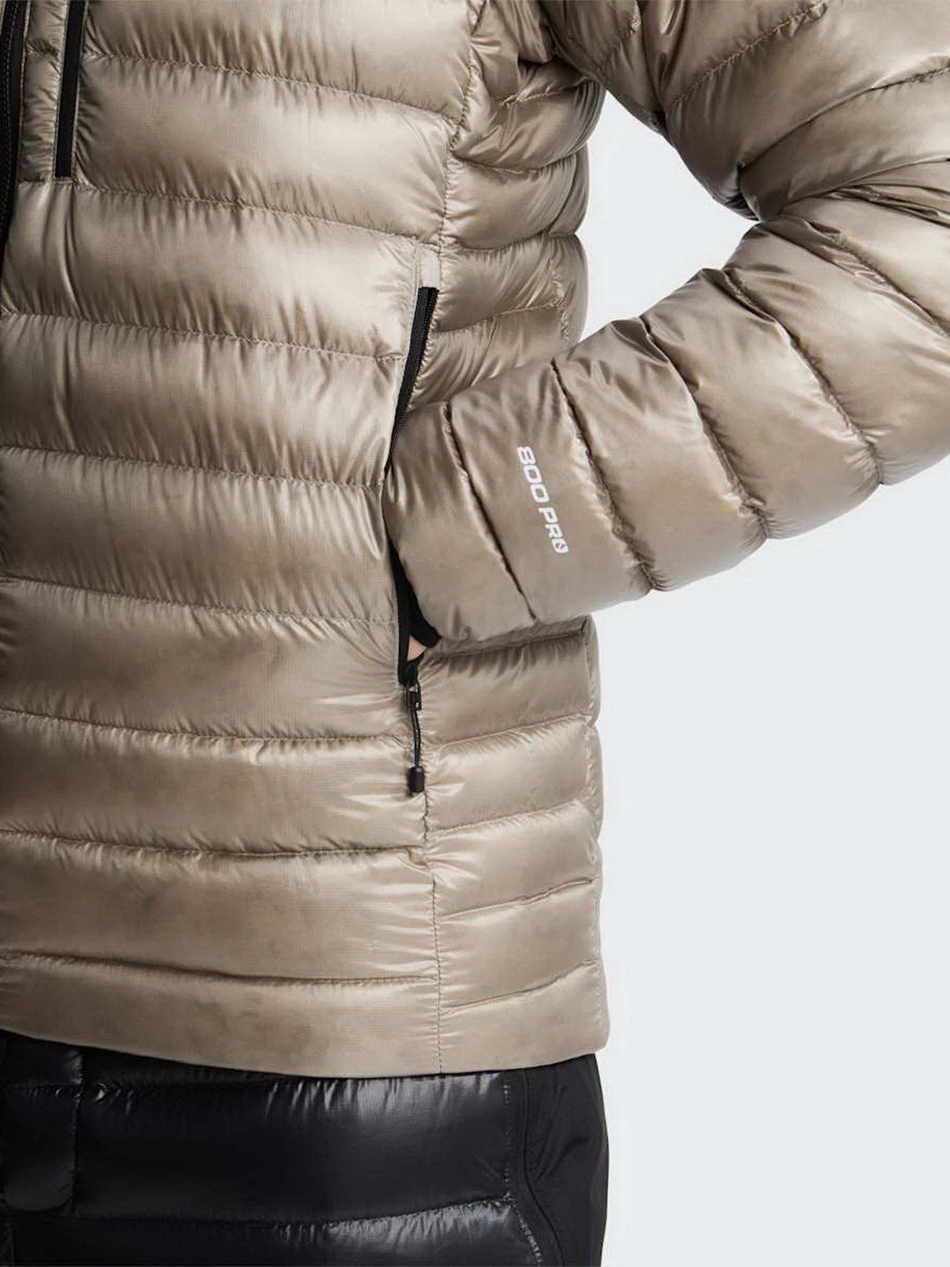 Куртки та дублянки The North Face M SUMMIT BREITHORN HOODIE модель NF0A87ZM2MB1 Фото