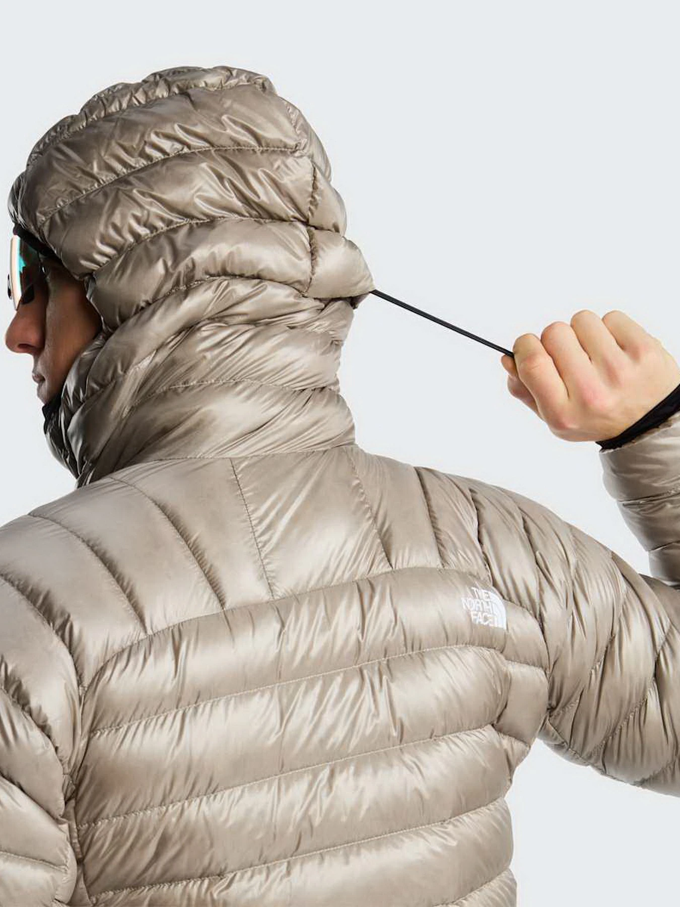 Куртки та дублянки The North Face M SUMMIT BREITHORN HOODIE модель NF0A87ZM2MB1 Фото