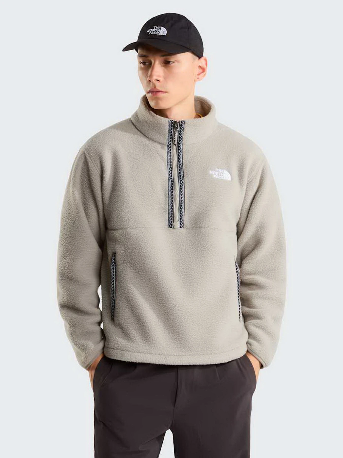 Худи и свитшоты The North Face M TNF FLEESKI 1/4 ZIP PO модель NF0A88XR2MB1 Фото