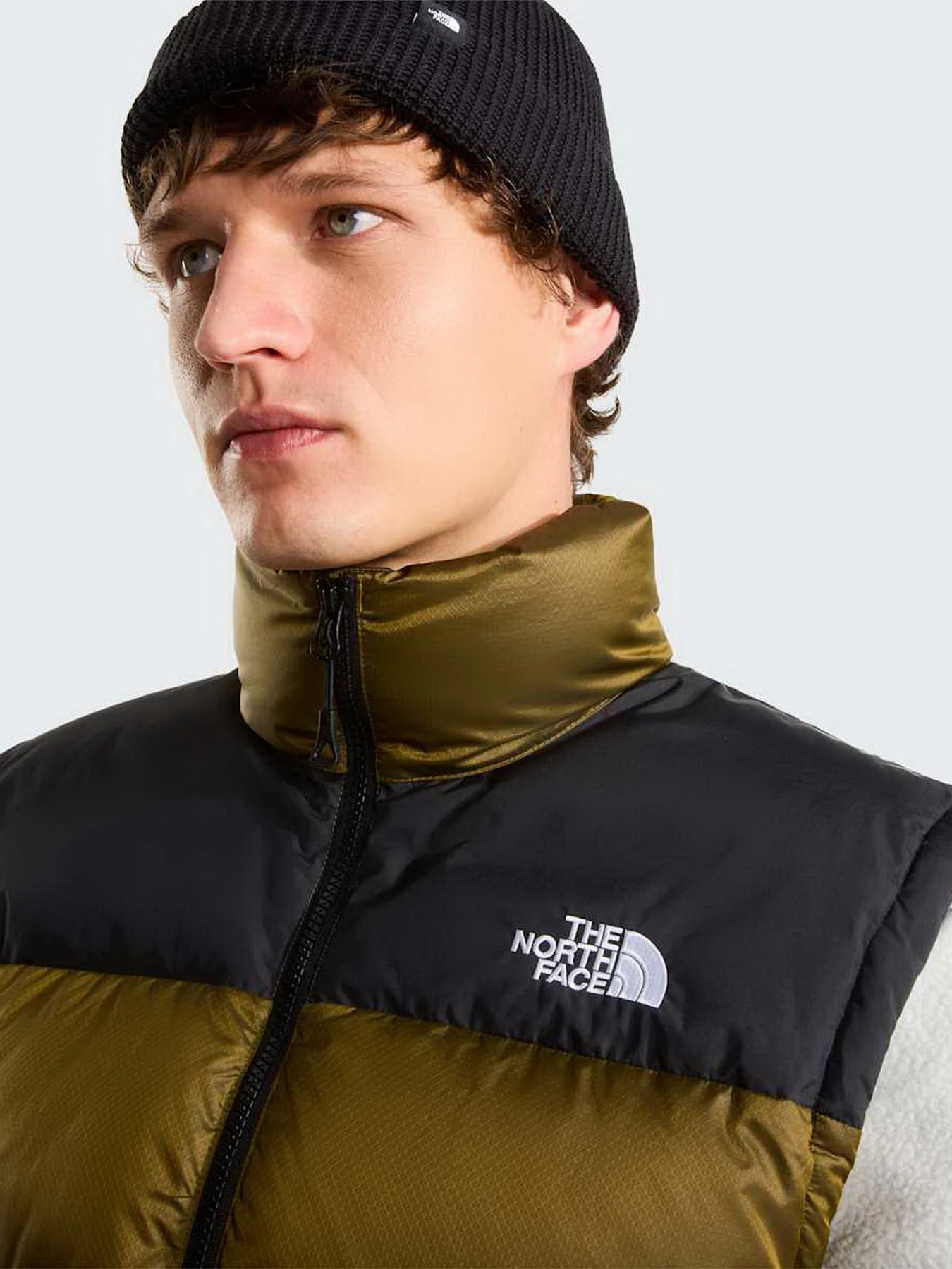 Куртки та дублянки The North Face M DIABLO DOWN 2.0 VEST модель NF0A8994UN61 Куртки та дублянки The North Face M DIABLO DOWN 2.0 VEST модель NF0A8994UN61 Фото