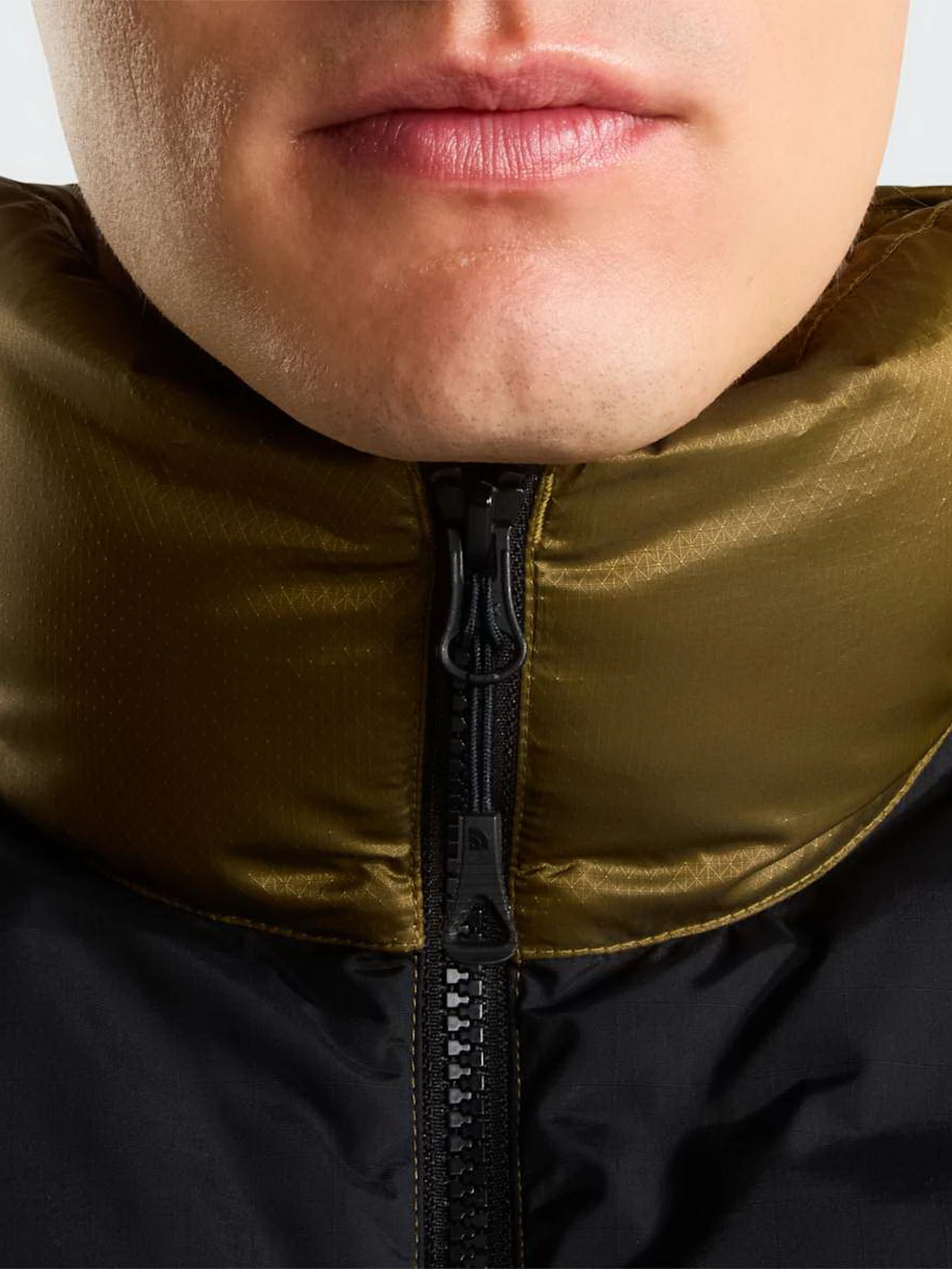 Куртки та дублянки The North Face M DIABLO DOWN 2.0 VEST модель NF0A8994UN61 Куртки та дублянки The North Face M DIABLO DOWN 2.0 VEST модель NF0A8994UN61 Фото