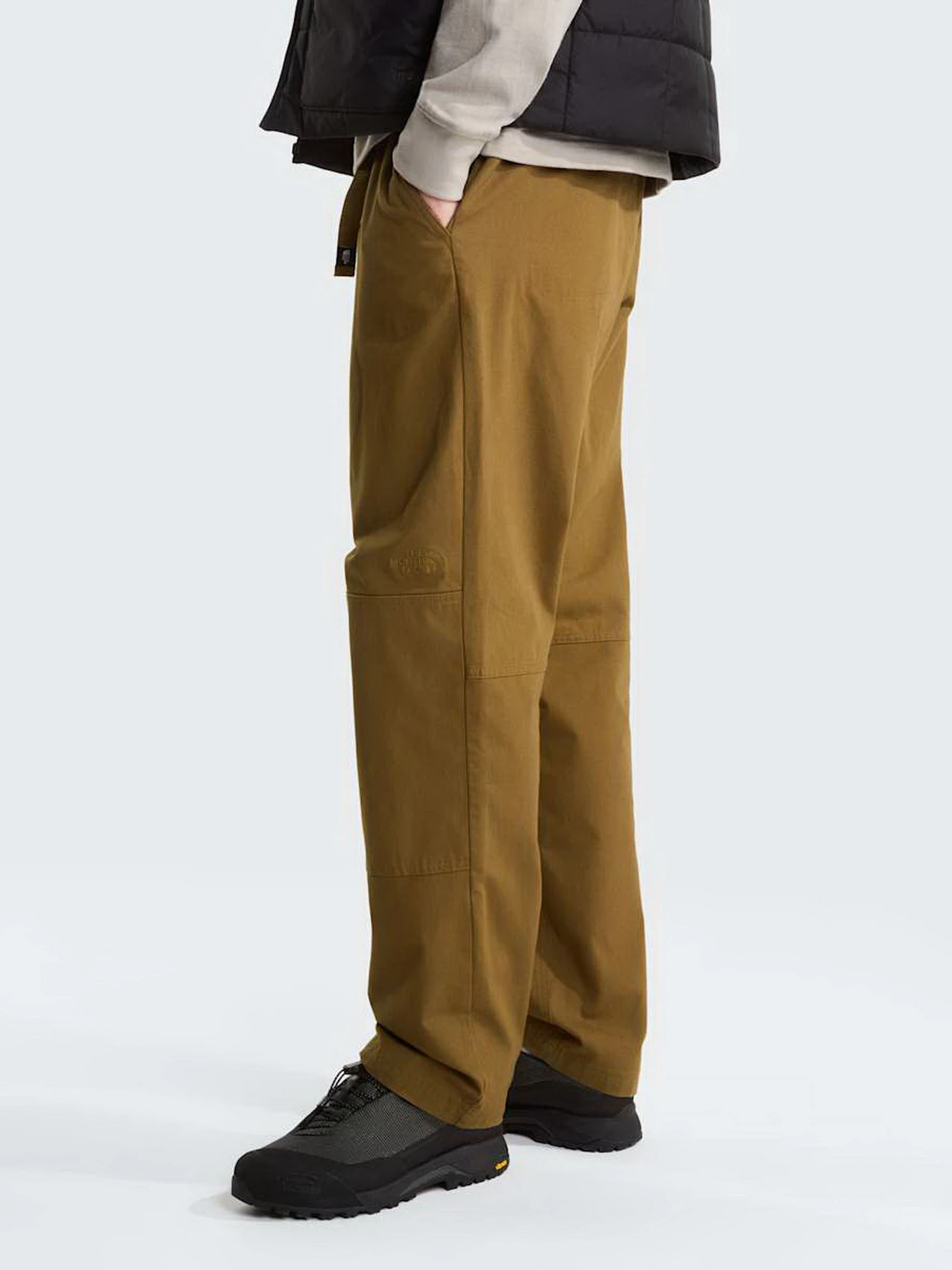 Брюки The North Face M BETA UTILITY BELTED PANT модель NF0A8B622EK1 Фото