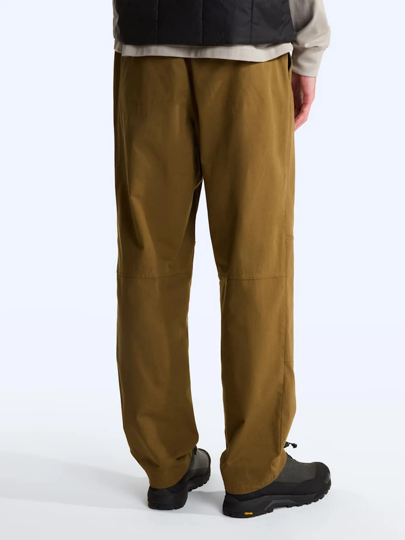 Брюки The North Face M BETA UTILITY BELTED PANT модель NF0A8B622EK1 Фото
