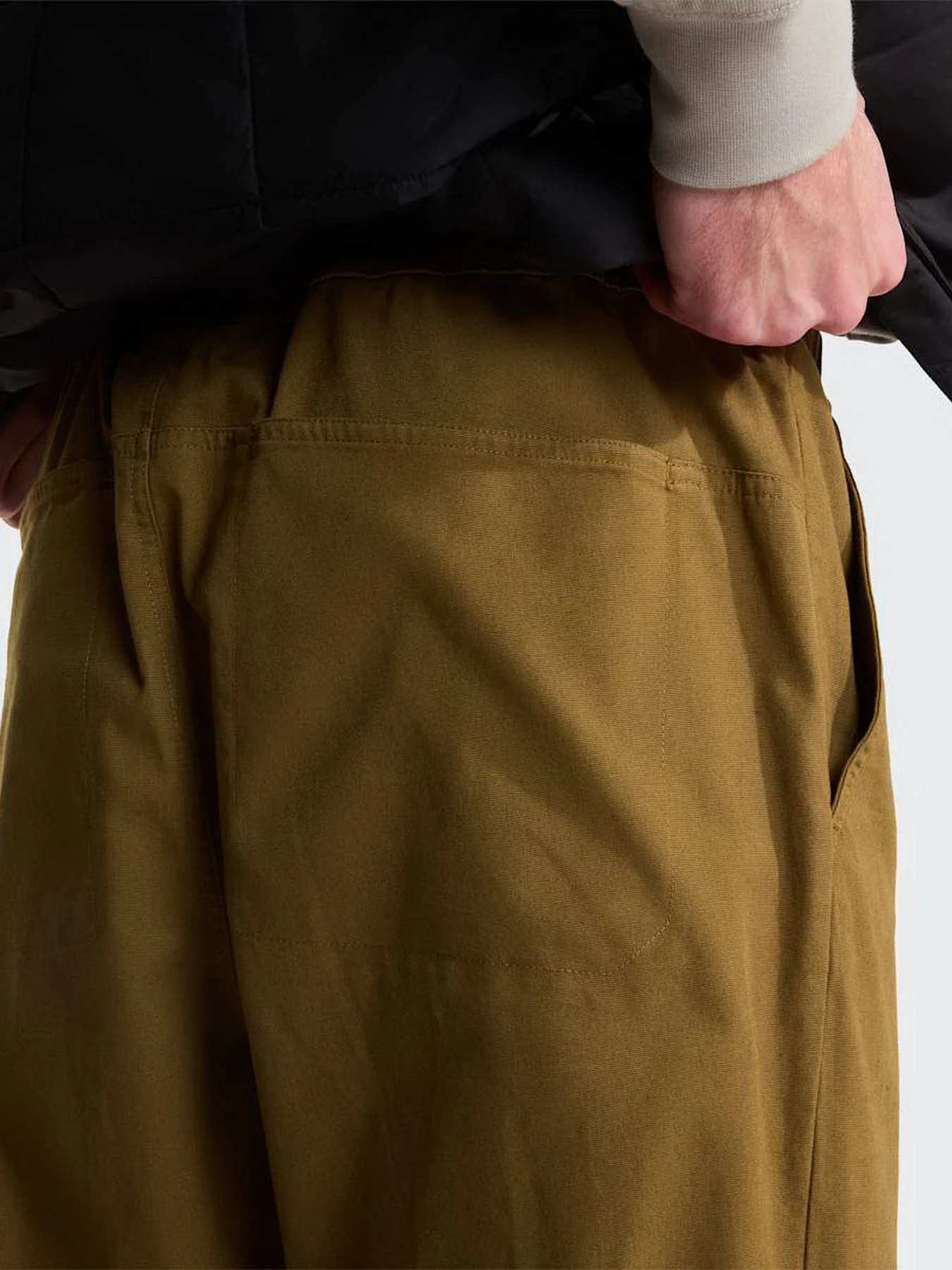 Брюки The North Face M BETA UTILITY BELTED PANT модель NF0A8B622EK1 Фото