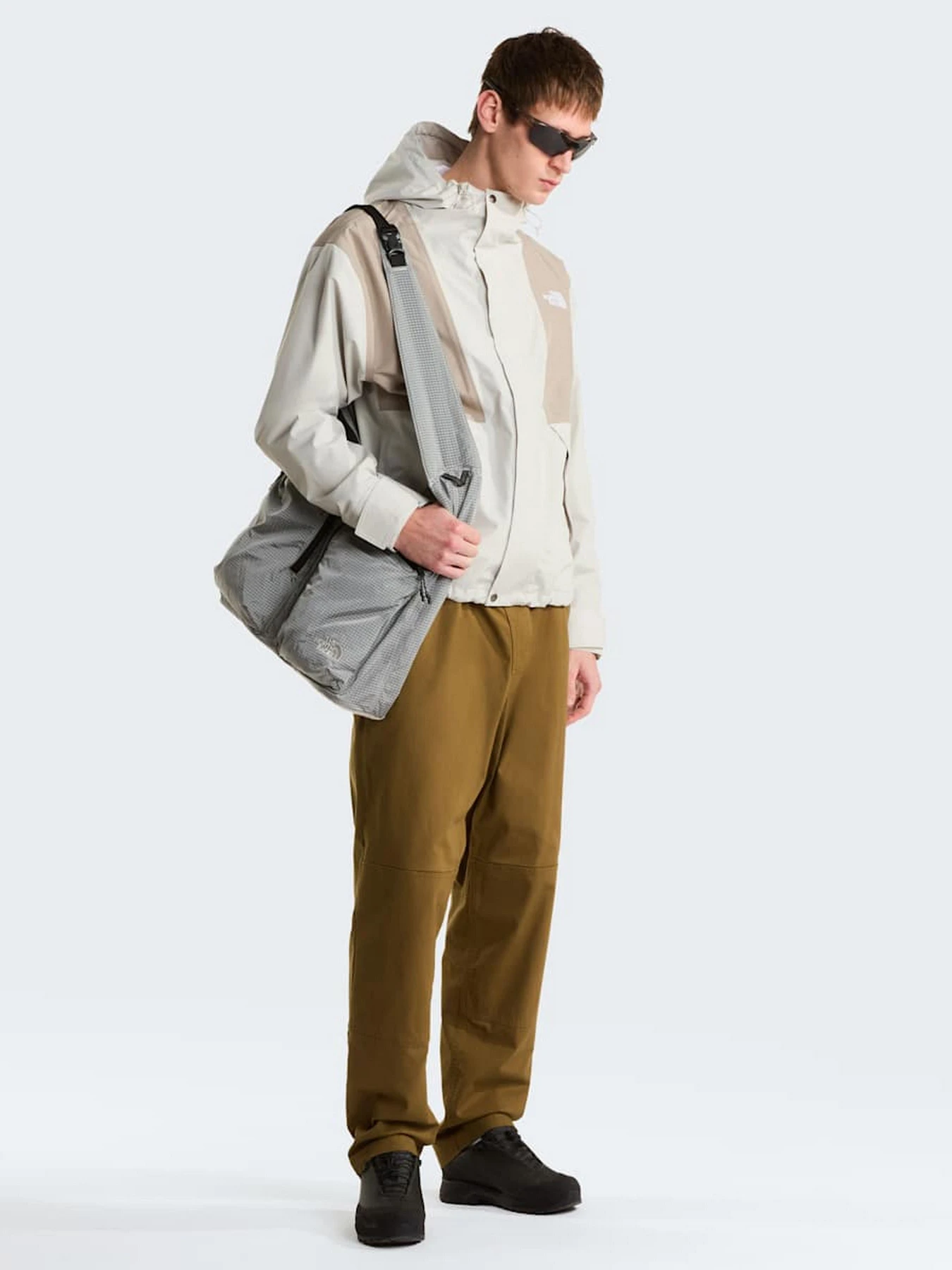 Брюки The North Face M BETA UTILITY BELTED PANT модель NF0A8B622EK1 Фото