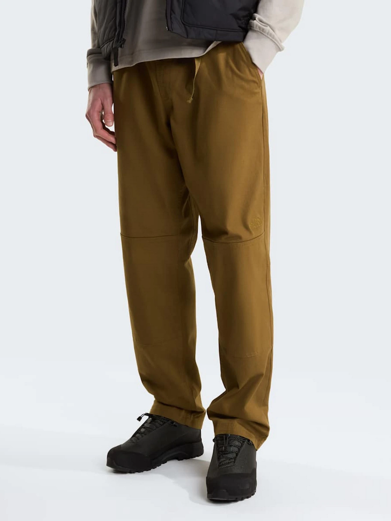 Брюки The North Face M BETA UTILITY BELTED PANT модель NF0A8B622EK1 Фото