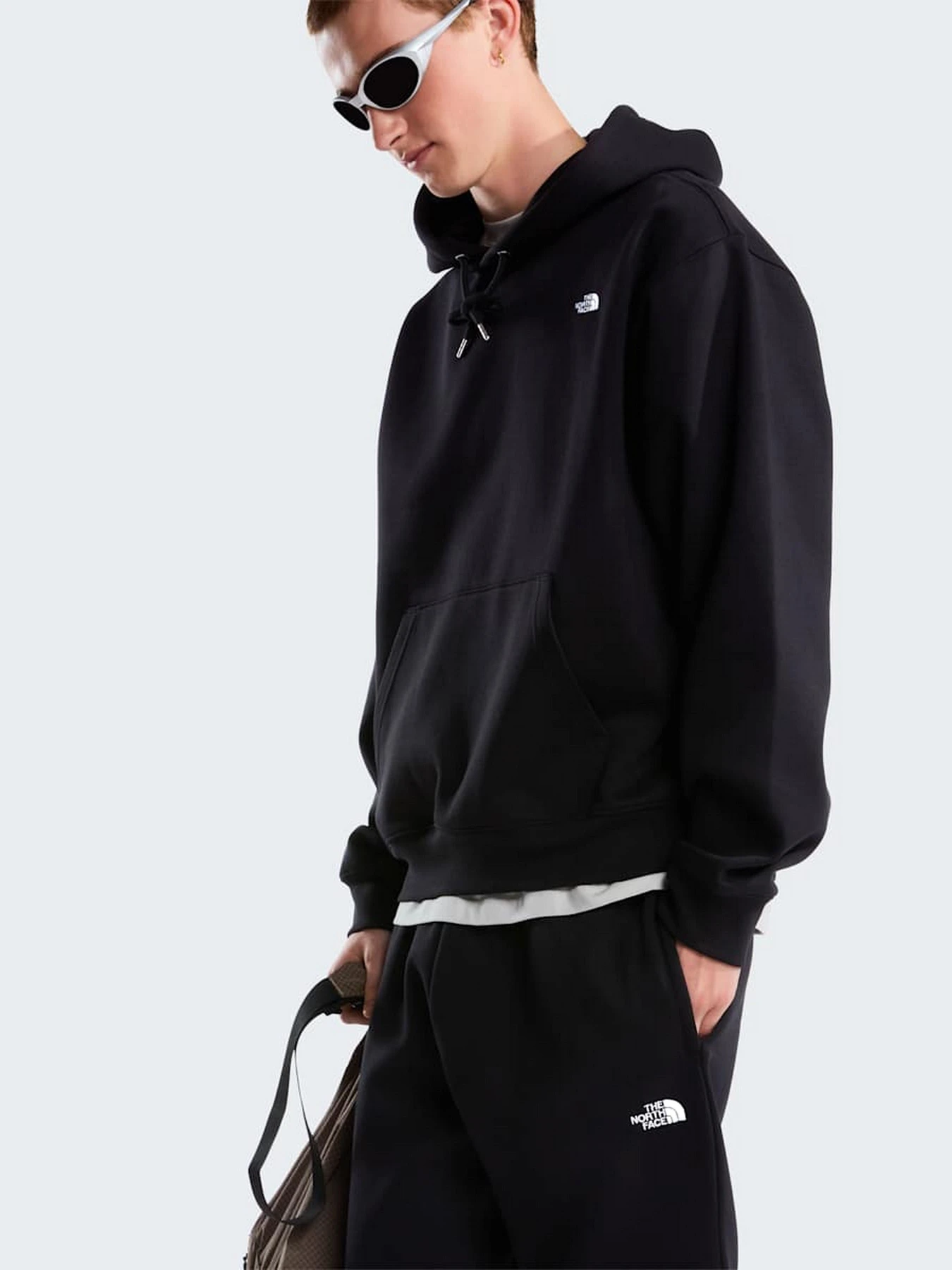 Худи и свитшоты The North Face M TNF ESSENTIAL SIMPLE DOME RE модель NF0A8CW7JK31 Фото