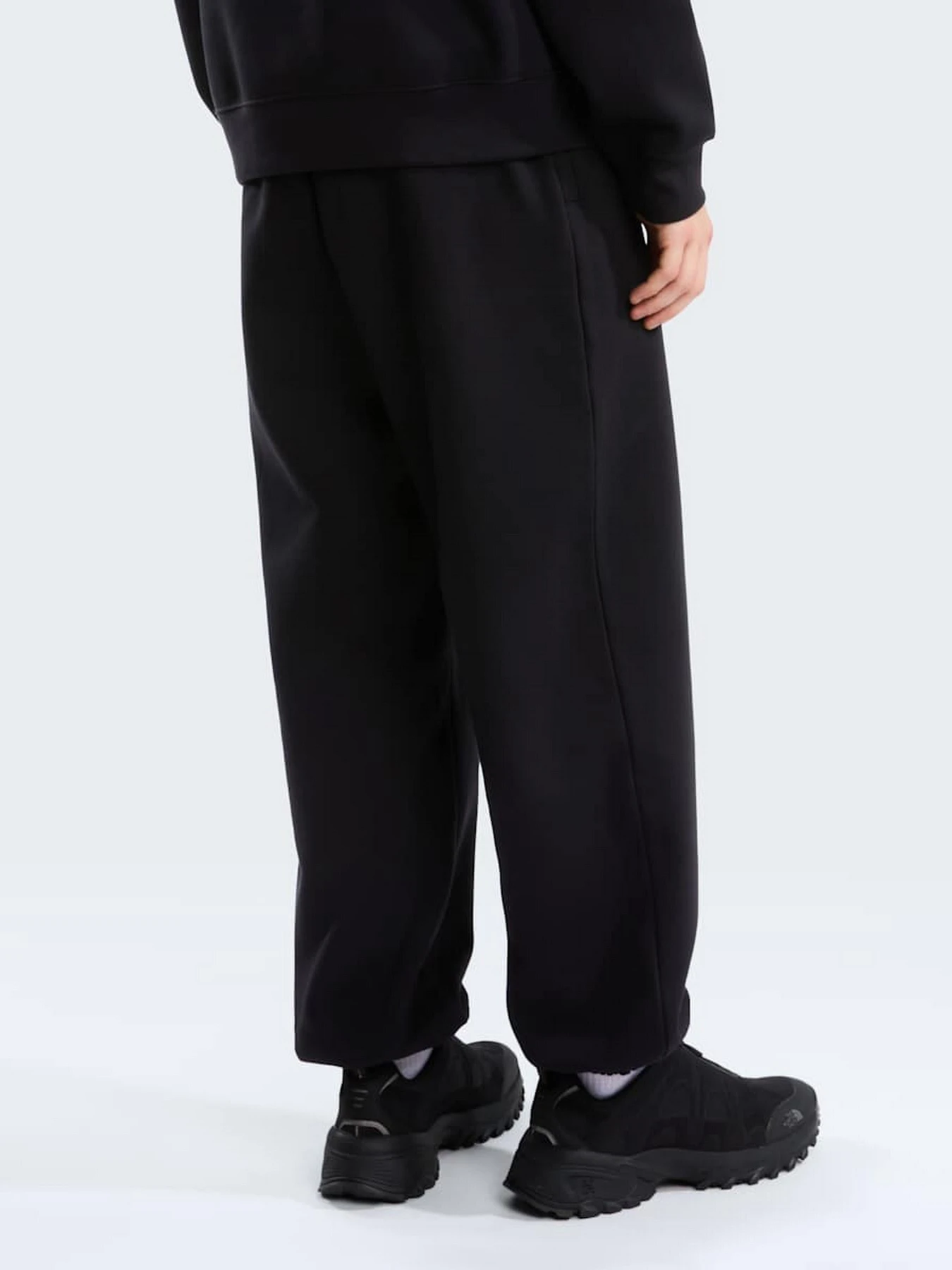 Штани The North Face M TNF ESSENTIAL SIMPLE DOME RE модель NF0A8CWCJK31 Штани The North Face M TNF ESSENTIAL SIMPLE DOME RE модель NF0A8CWCJK31 Фото