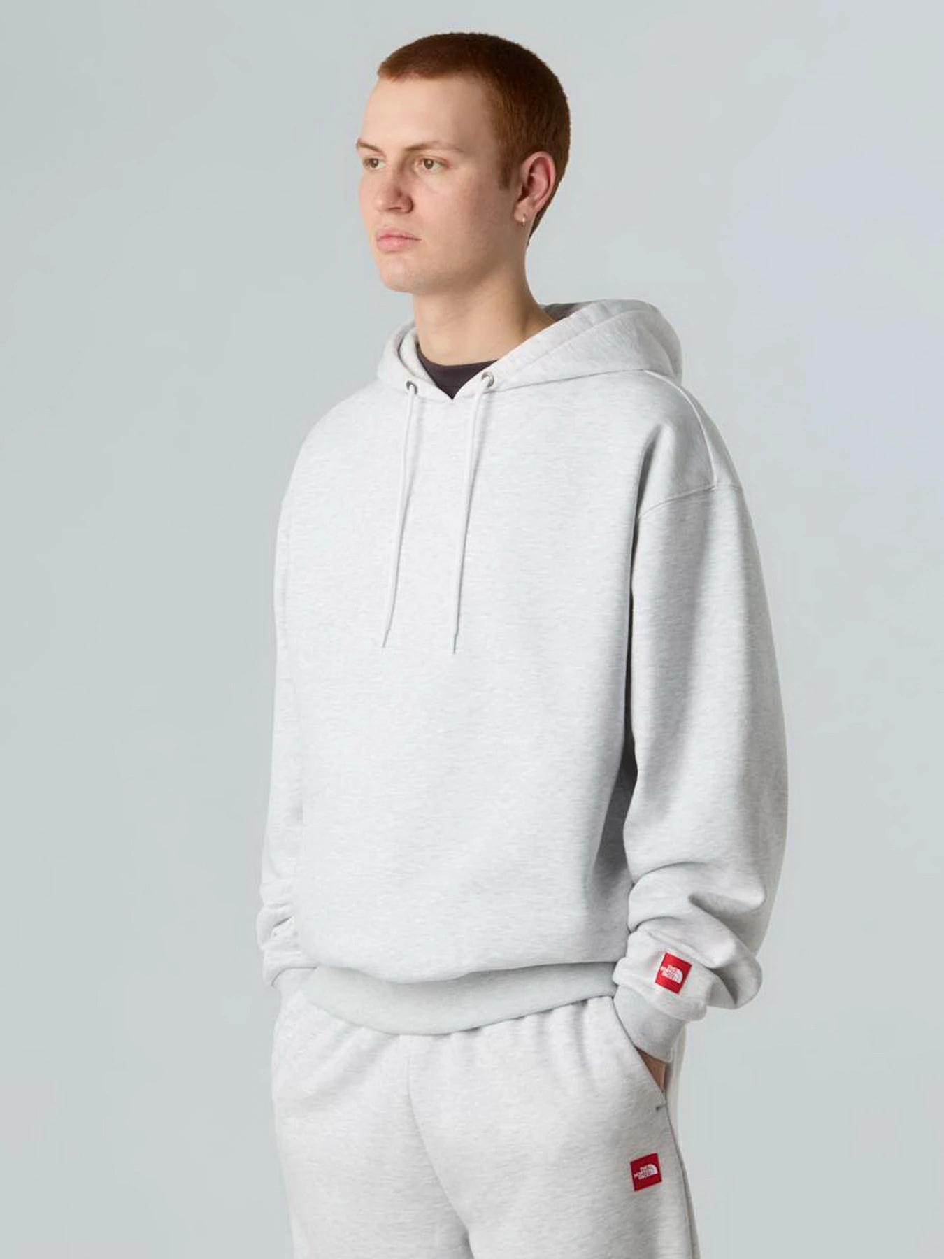 Худи и свитшоты The North Face M TNF RED BOX HOODIE модель NF0A8EFZE041 Худи и свитшоты The North Face M TNF RED BOX HOODIE модель NF0A8EFZE041 Фото