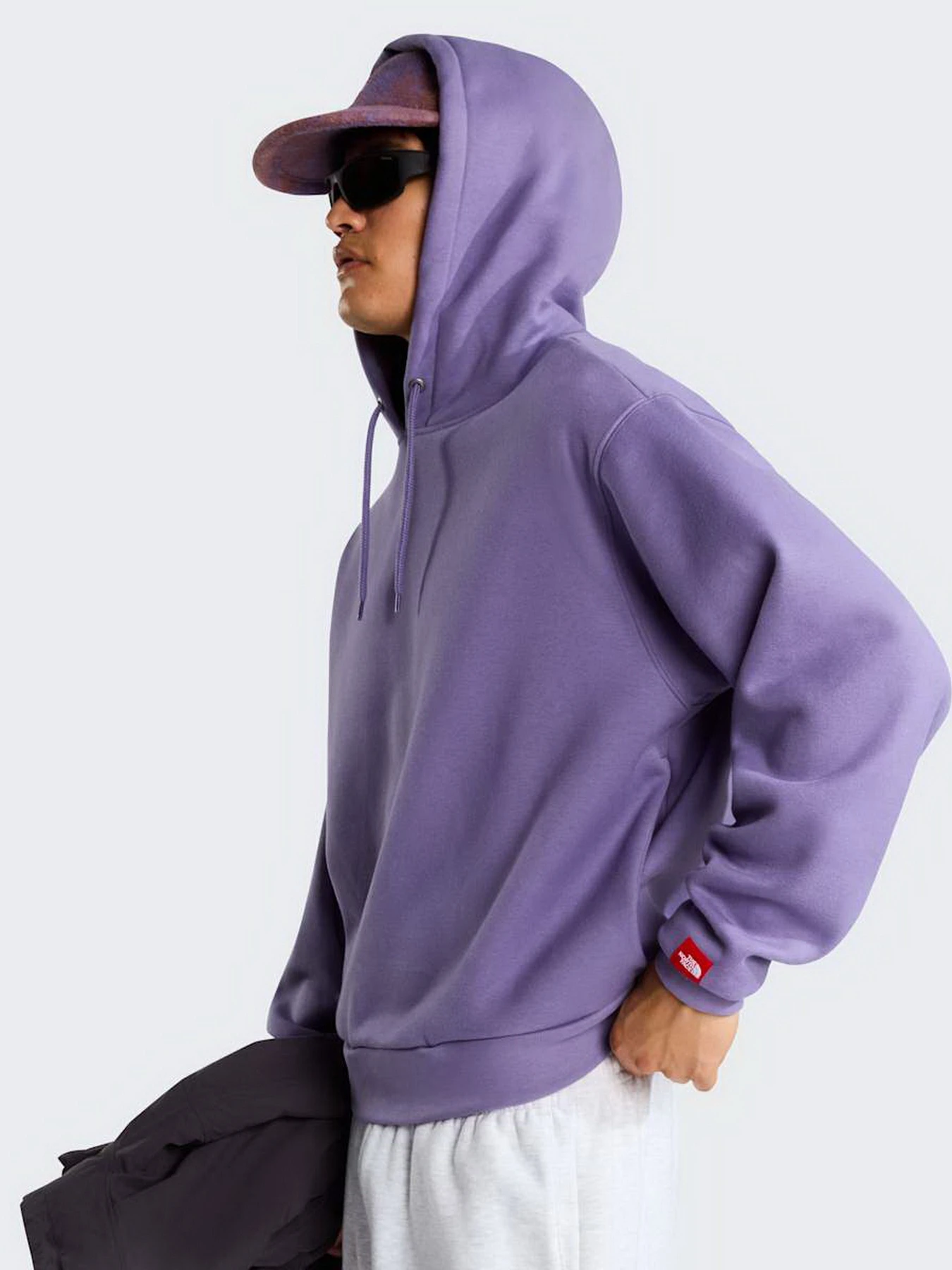 Худі та світшоти The North Face M TNF RED BOX HOODIE модель NF0A8EFZNNK1 Фото