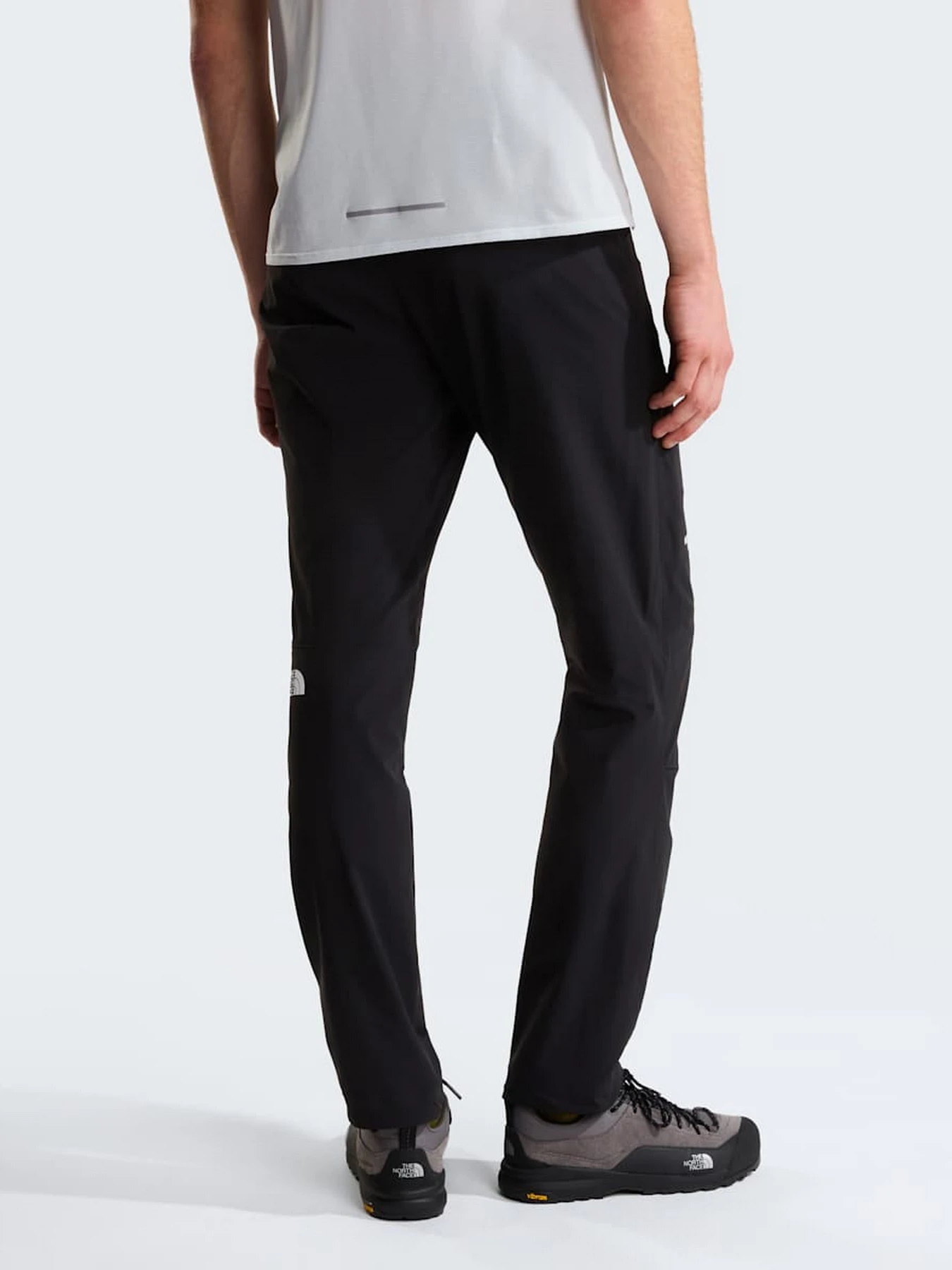 Брюки The North Face M SUMMIT OFF WIDTH PANT модель NF0A8EQXJK31 Фото