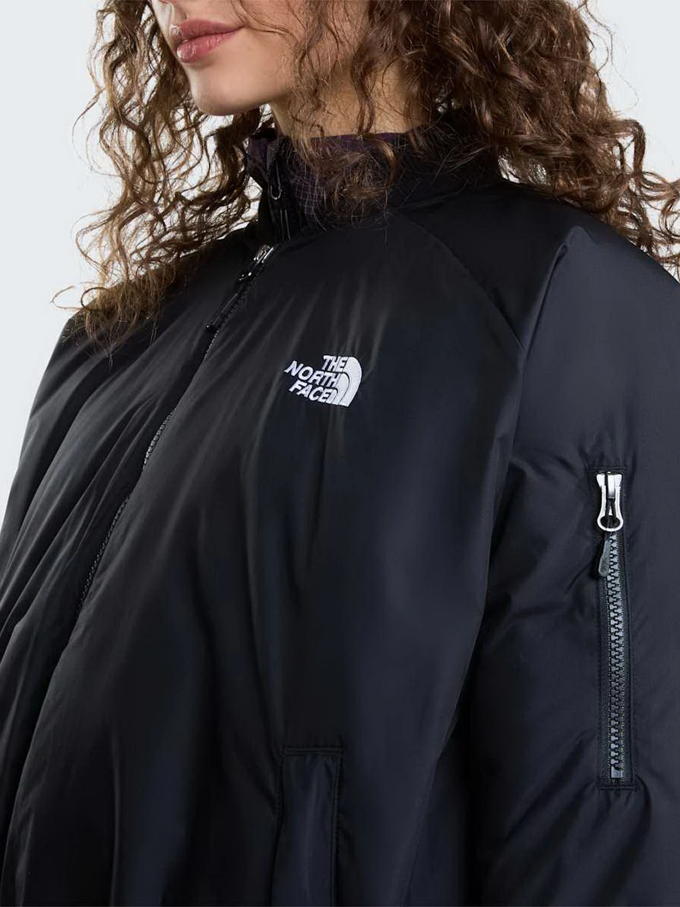 Куртки и дубленки The North Face W CHOQA BOMBER JKT модель NF0A8F1WJK31 Фото