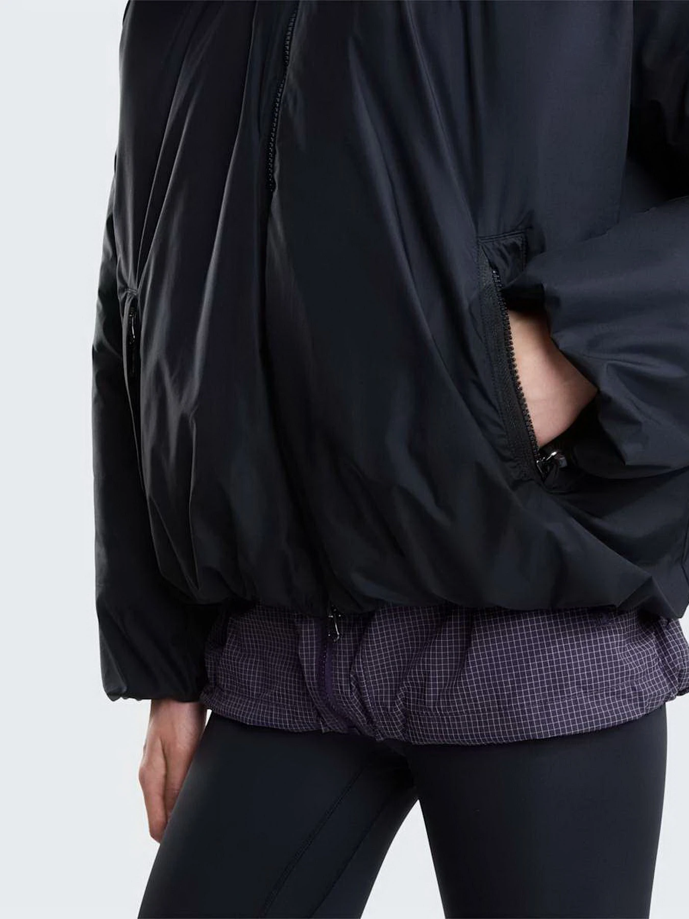 Куртки и дубленки The North Face W CHOQA BOMBER JKT модель NF0A8F1WJK31 Фото