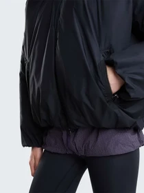 Куртки и дубленки The North Face W CHOQA BOMBER JKT модель NF0A8F1WJK31 Фото
