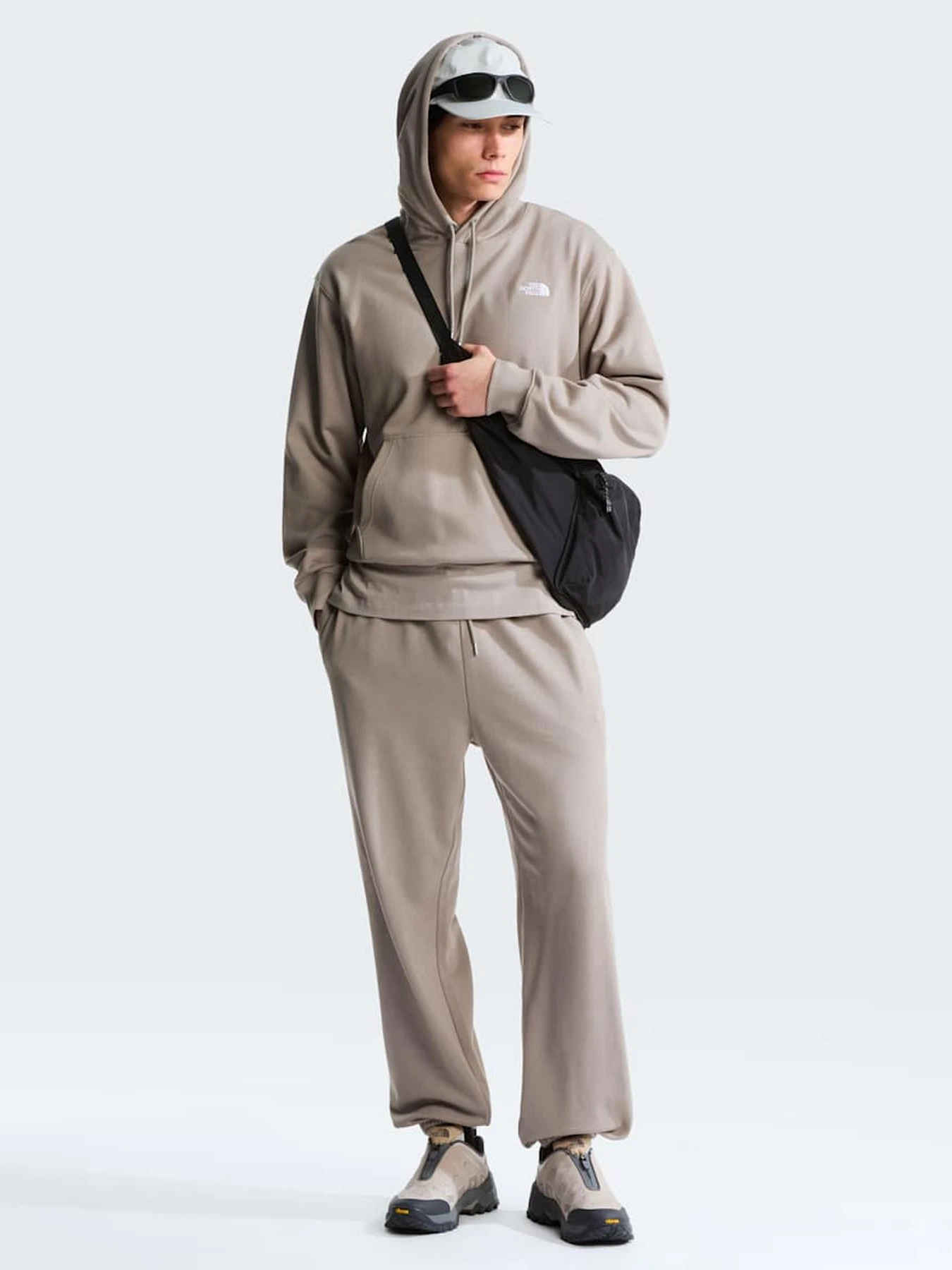 Худи и свитшоты The North Face M TNF ESSENTIAL TERRY SIMPLE D модель NF0A8FX92MB1 Фото