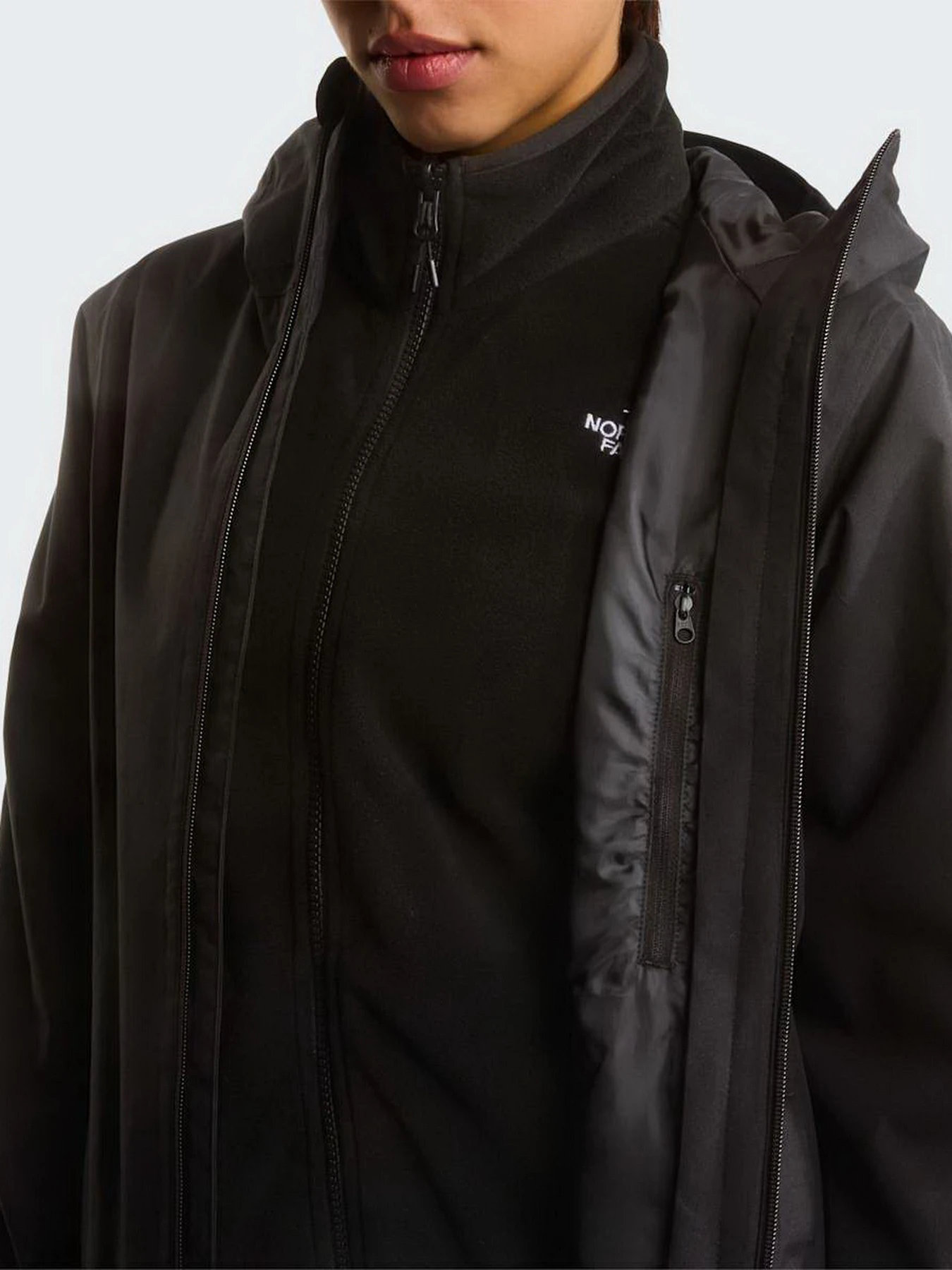 Куртки и дубленки The North Face W QUEST MONO TRICLIMATE модель NF0A8G11JK31 Куртки и дубленки The North Face W QUEST MONO TRICLIMATE модель NF0A8G11JK31 Фото