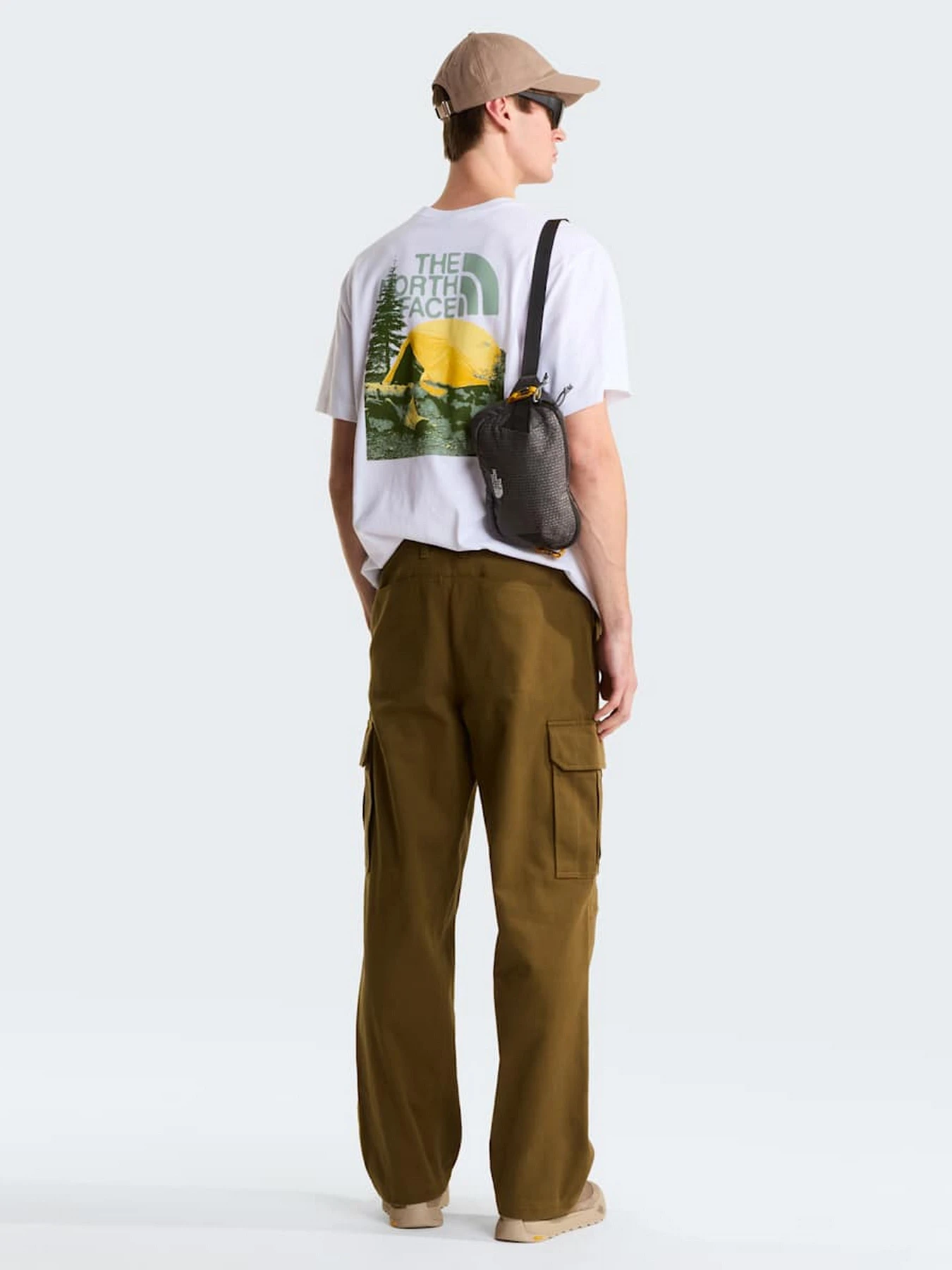 Футболки и поло The North Face M PITCH A TENT RELAXED SHORT S модель NF0A8H59FN41 Футболки и поло The North Face M PITCH A TENT RELAXED SHORT S модель NF0A8H59FN41 Фото