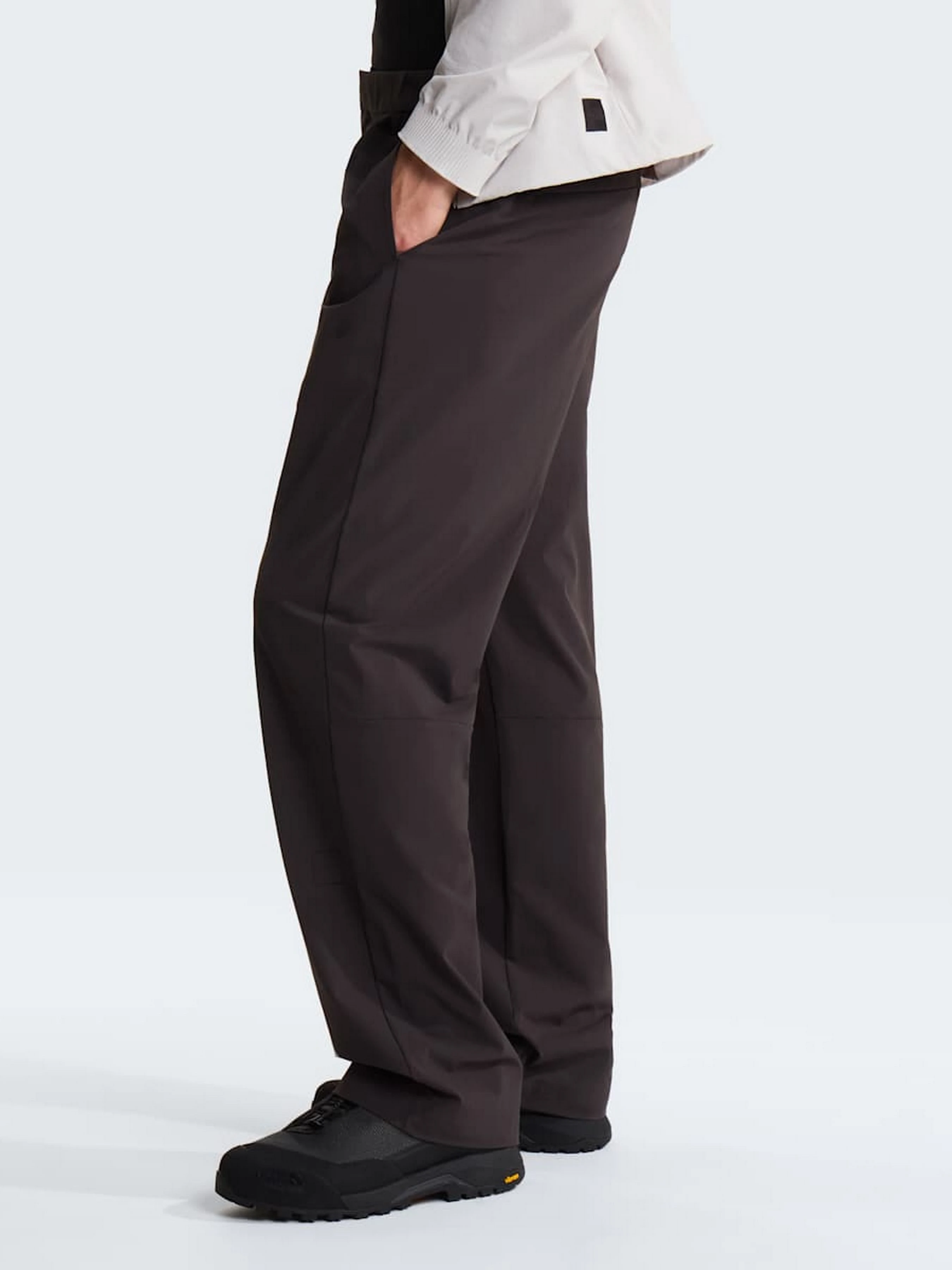 Чоловічі Повсякденні штани The North Face M TNF BLACK BOX TECH WOVEN PAN фото 2