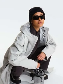 Куртки та дублянки The North Face W TNF BLACK BOX TECH WOVEN JAC модель NF0A8H9NNO11 Фото