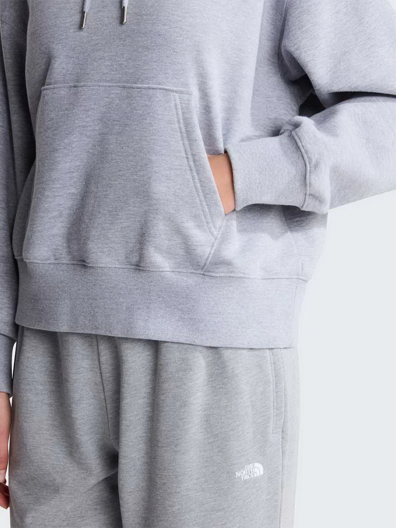 Худи и свитшоты The North Face W TNF ESSENTIAL SIMPLE DOME BO модель NF0A8HBXCQO1 Фото