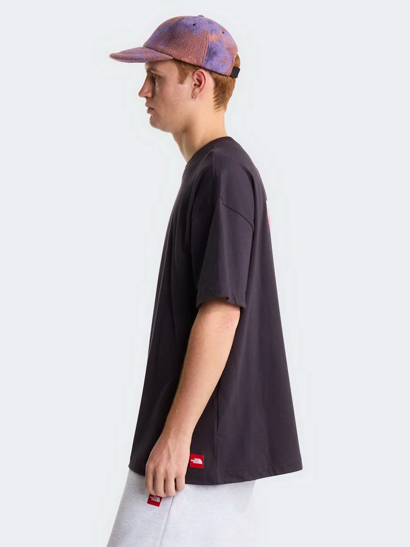 Футболки и поло The North Face M TNF RED BOX GRAPHIC S/S TEE модель NF0A8HFY0SA1 Фото