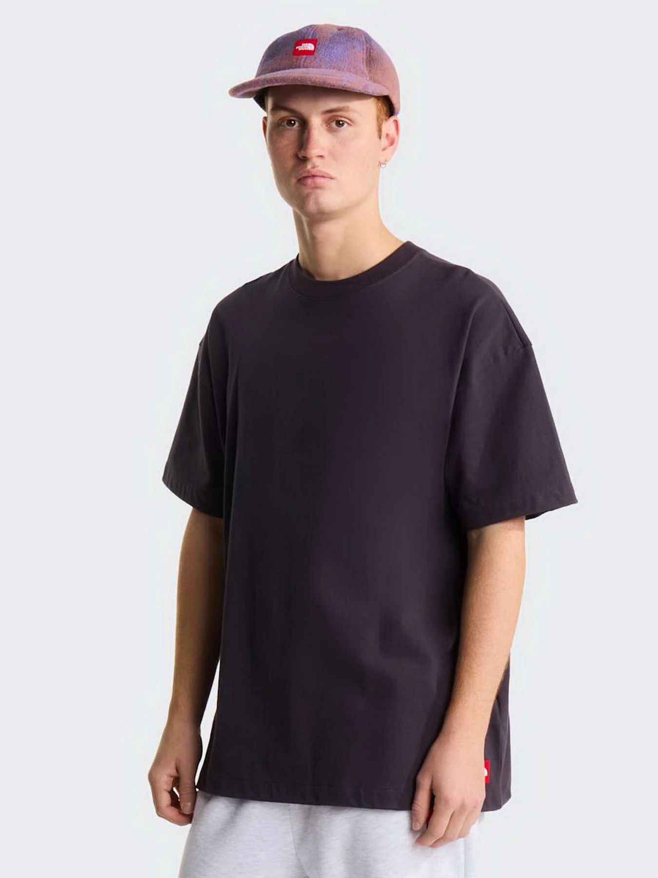 Футболки и поло The North Face M TNF RED BOX GRAPHIC S/S TEE модель NF0A8HFY0SA1 Фото