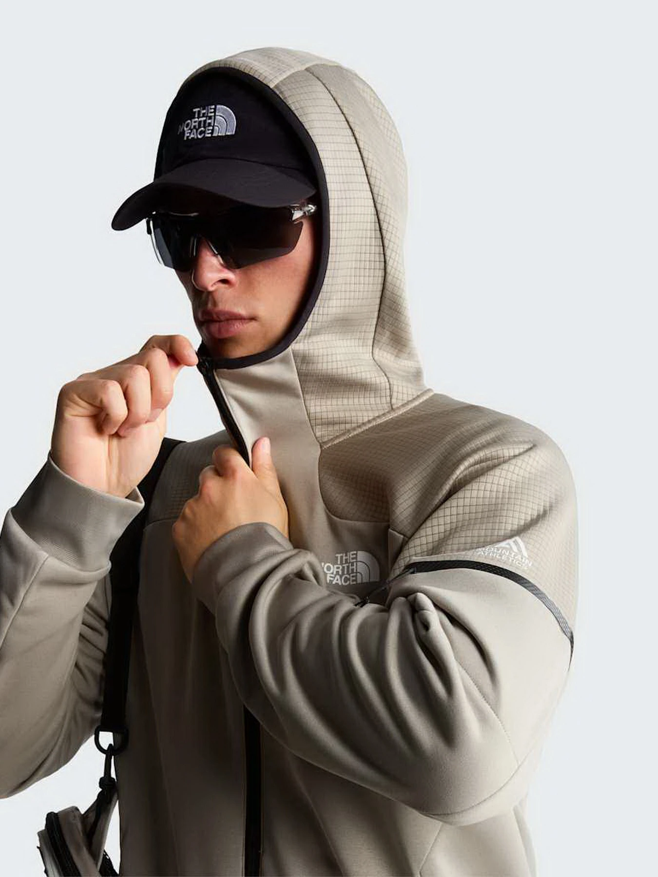 Худи и свитшоты The North Face M MOUNTAIN ATHLETICS FULL ZIP модель NF0A8J7X2MB1 Худи и свитшоты The North Face M MOUNTAIN ATHLETICS FULL ZIP модель NF0A8J7X2MB1 Фото