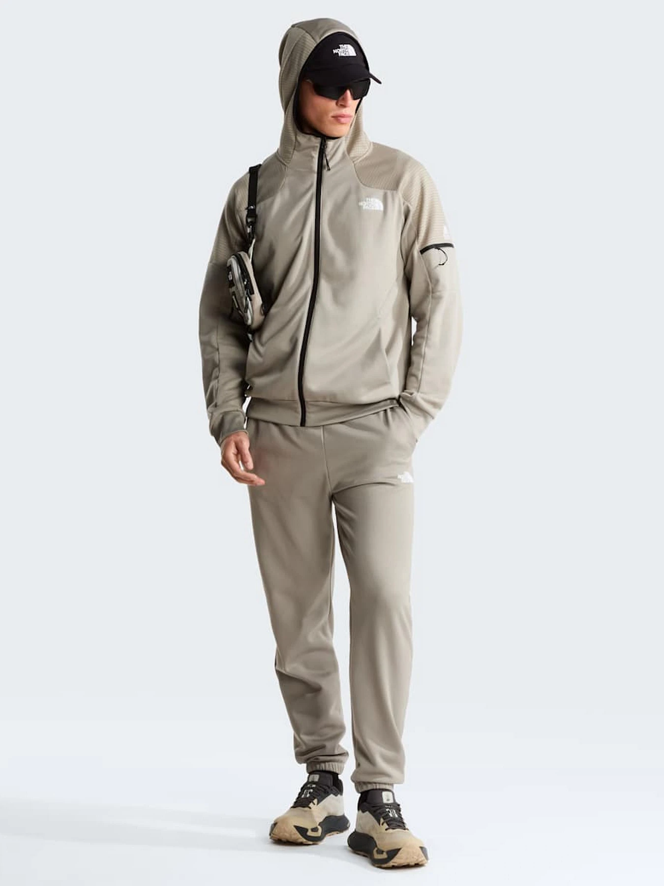 Худи и свитшоты The North Face M MOUNTAIN ATHLETICS FULL ZIP модель NF0A8J7X2MB1 Худи и свитшоты The North Face M MOUNTAIN ATHLETICS FULL ZIP модель NF0A8J7X2MB1 Фото