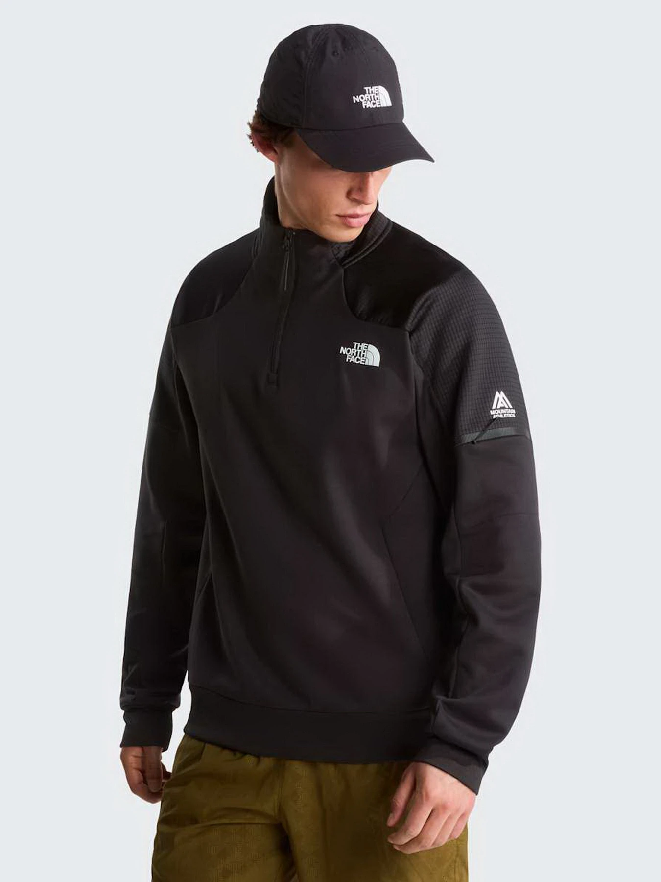Худі та світшоти The North Face M MOUNTAIN ATHLETICS 1/4 ZIP F модель NF0A8J82JK31 Худі та світшоти The North Face M MOUNTAIN ATHLETICS 1/4 ZIP F модель NF0A8J82JK31 Фото