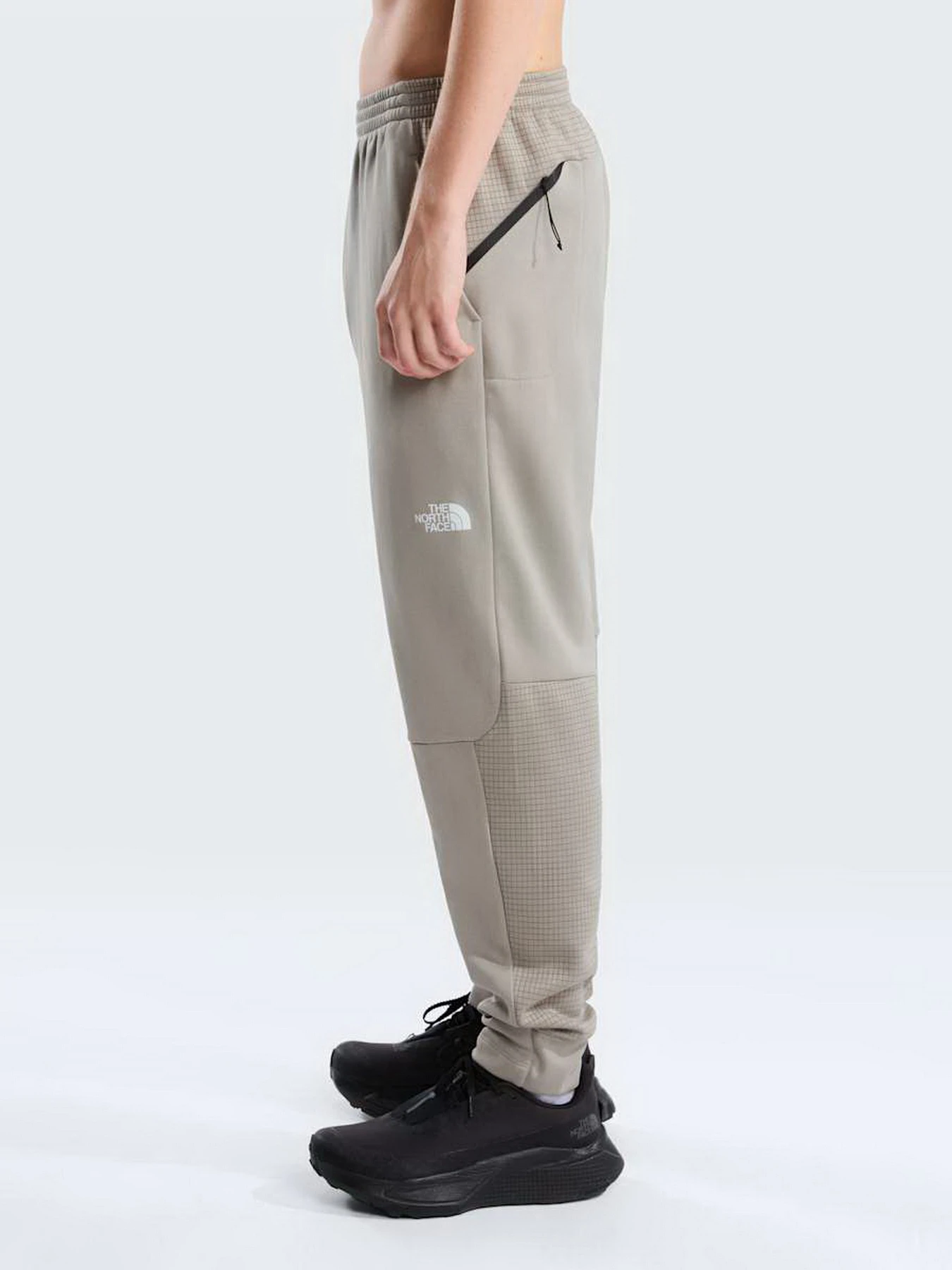 Штани The North Face M MOUNTAIN ATHLETICS FLEECE PA модель NF0A8J8D2MB1 Фото