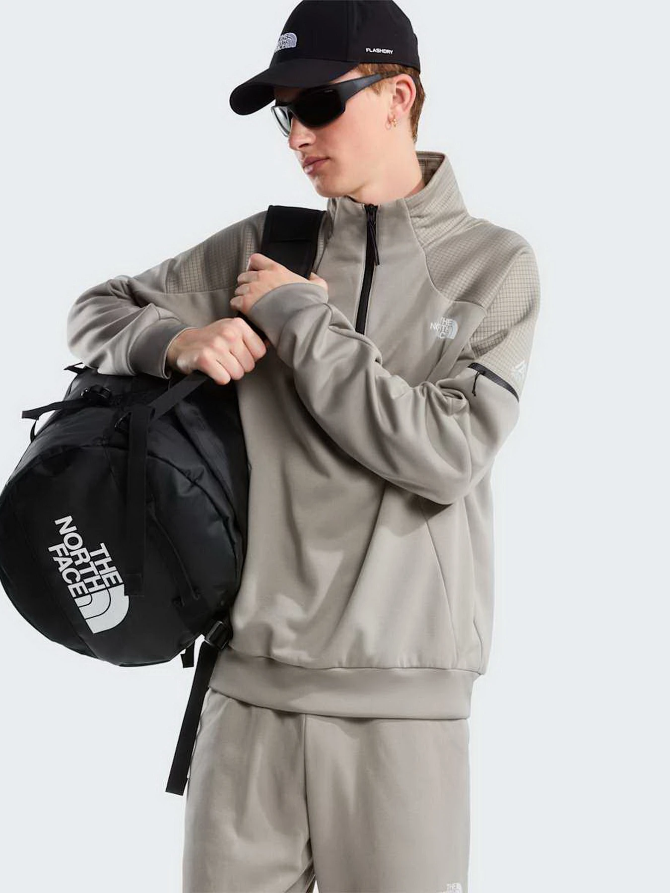 Штани The North Face M MOUNTAIN ATHLETICS FLEECE PA модель NF0A8J8D2MB1 Фото