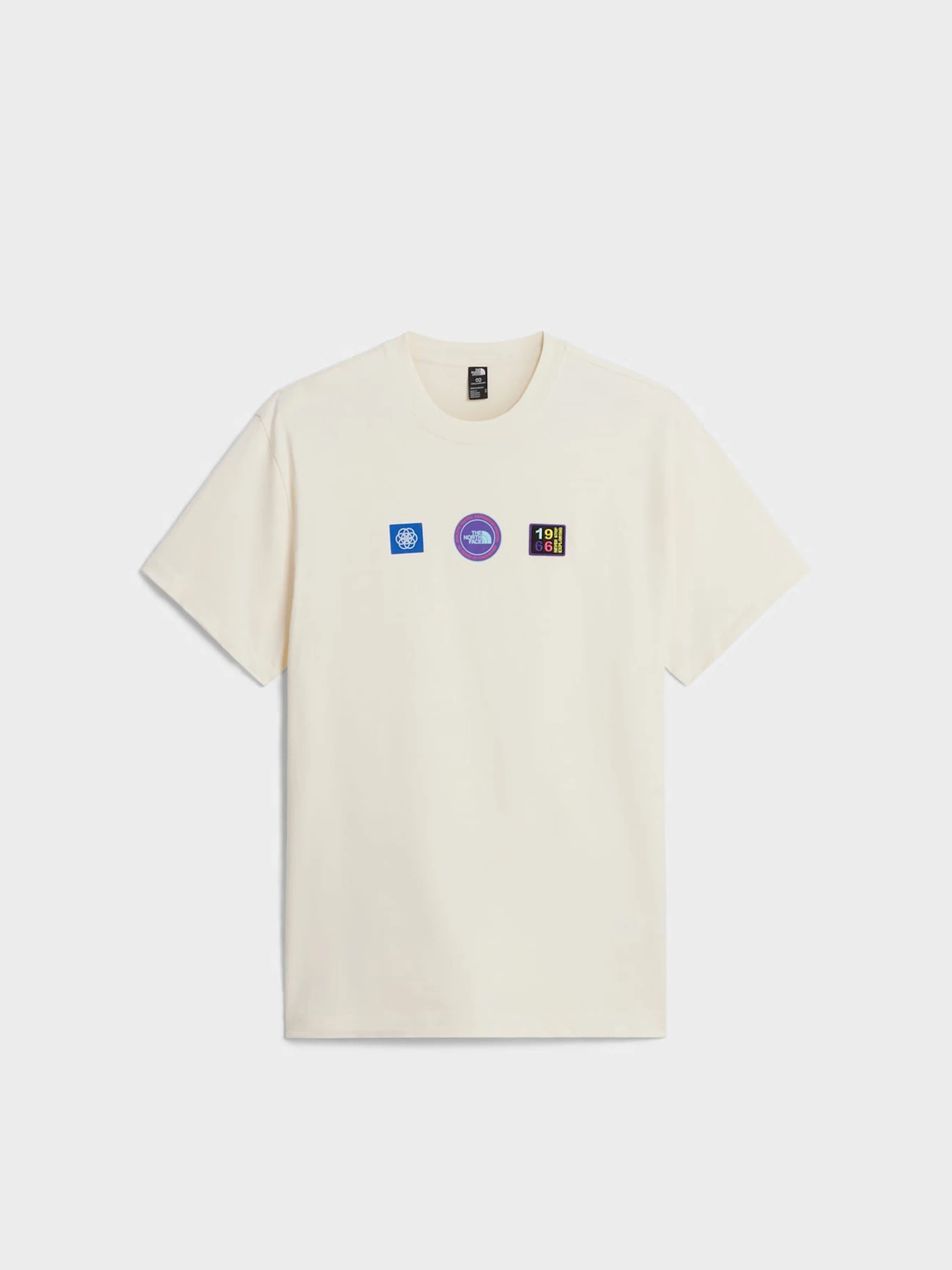 Футболки и поло The North Face U EXPLORER BADGES RELAXED SHOR модель NF0A8JA1QLI1 Футболки и поло The North Face U EXPLORER BADGES RELAXED SHOR модель NF0A8JA1QLI1 Фото