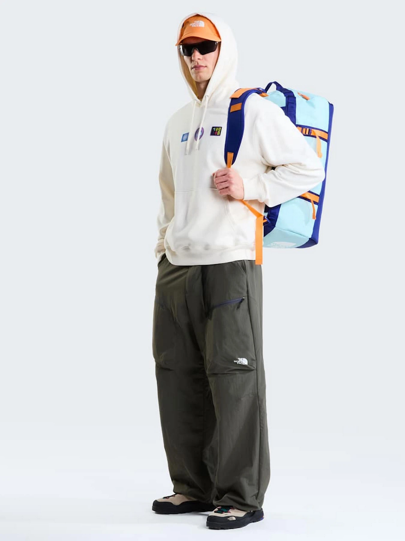 Худі та світшоти The North Face U EXPLORER BADGES RELAXED HOOD модель NF0A8JA2QLI1 Худі та світшоти The North Face U EXPLORER BADGES RELAXED HOOD модель NF0A8JA2QLI1 Фото