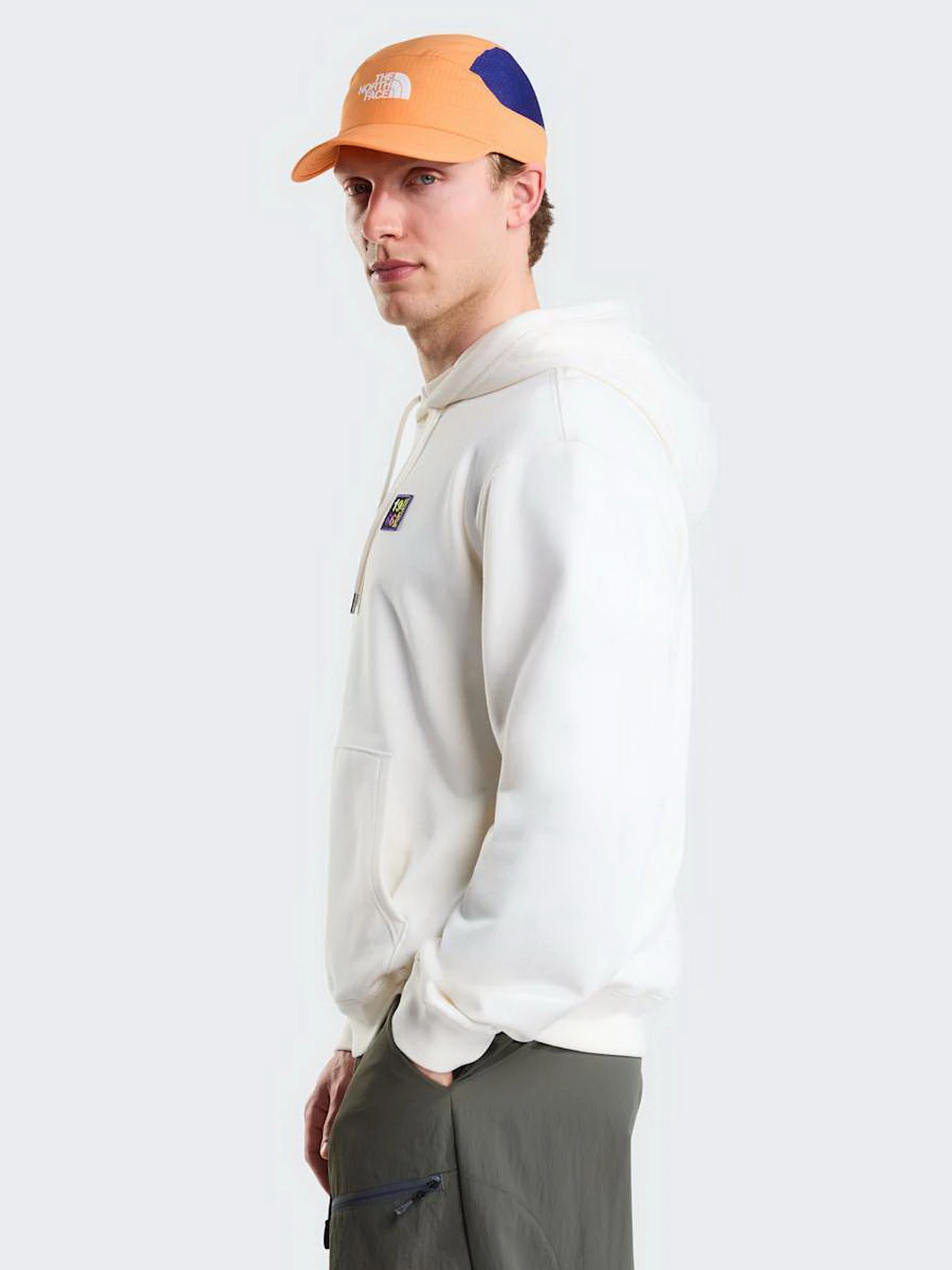 Худі та світшоти The North Face U EXPLORER BADGES RELAXED HOOD модель NF0A8JA2QLI1 Худі та світшоти The North Face U EXPLORER BADGES RELAXED HOOD модель NF0A8JA2QLI1 Фото