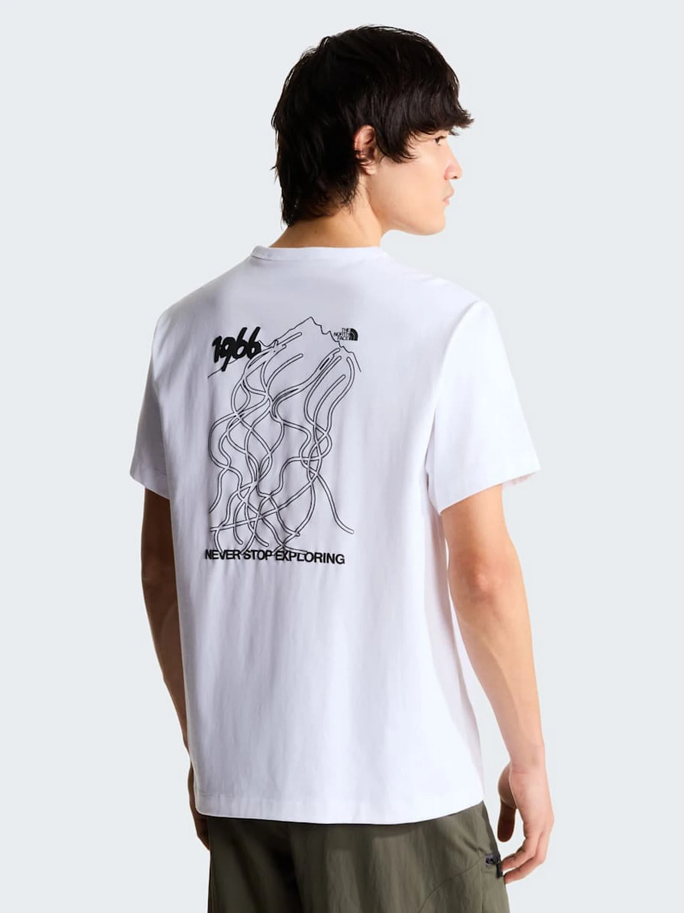 Футболки и поло The North Face U NSE SLOPES RELAXED SHORT SLE модель NF0A8JA8FN41 Футболки и поло The North Face U NSE SLOPES RELAXED SHORT SLE модель NF0A8JA8FN41 Фото