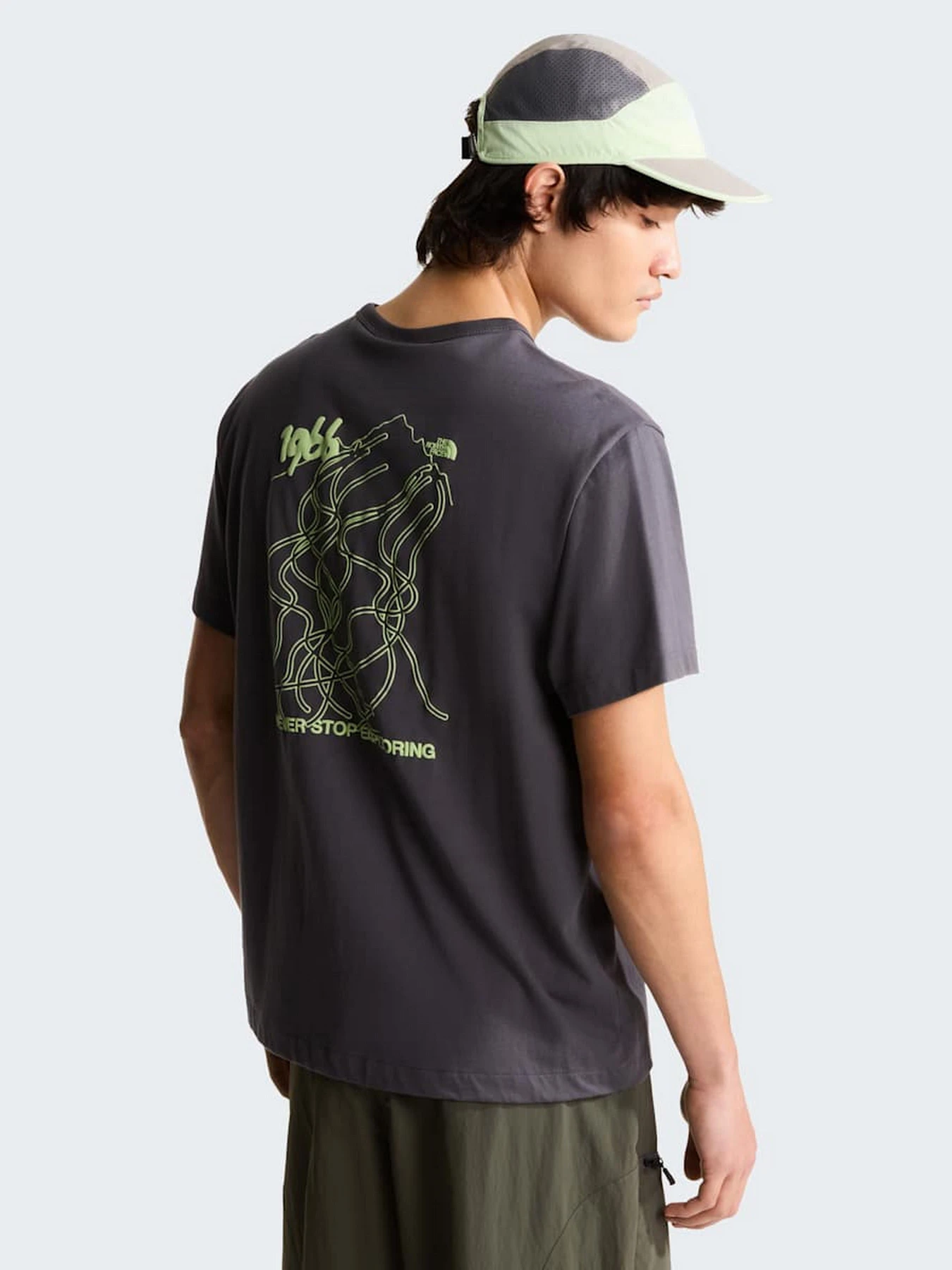 Футболки и поло The North Face U NSE SLOPES RELAXED SHORT SLE модель NF0A8JA8RHI1 Футболки и поло The North Face U NSE SLOPES RELAXED SHORT SLE модель NF0A8JA8RHI1 Фото
