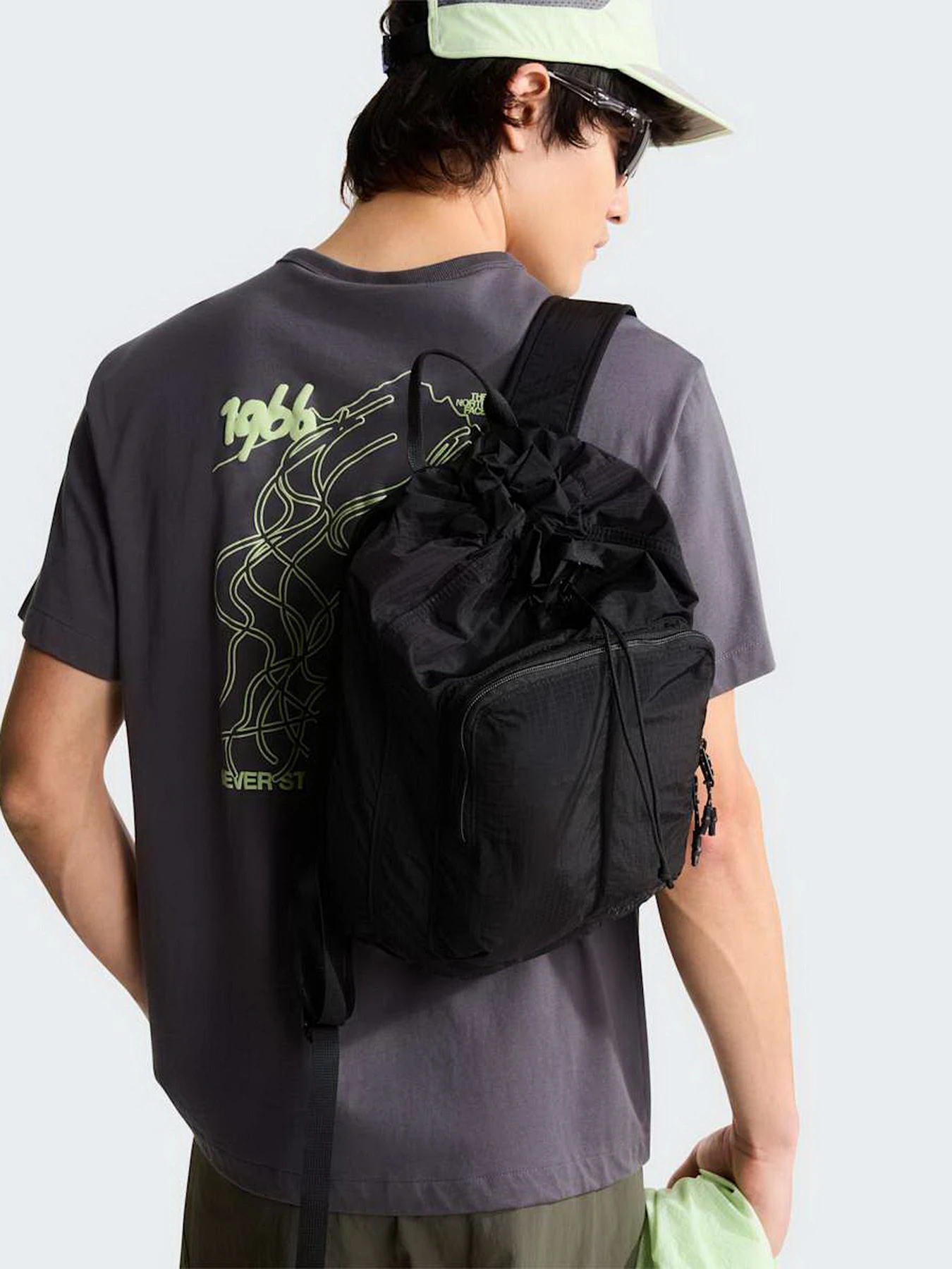 Футболки и поло The North Face U NSE SLOPES RELAXED SHORT SLE модель NF0A8JA8RHI1 Футболки и поло The North Face U NSE SLOPES RELAXED SHORT SLE модель NF0A8JA8RHI1 Фото
