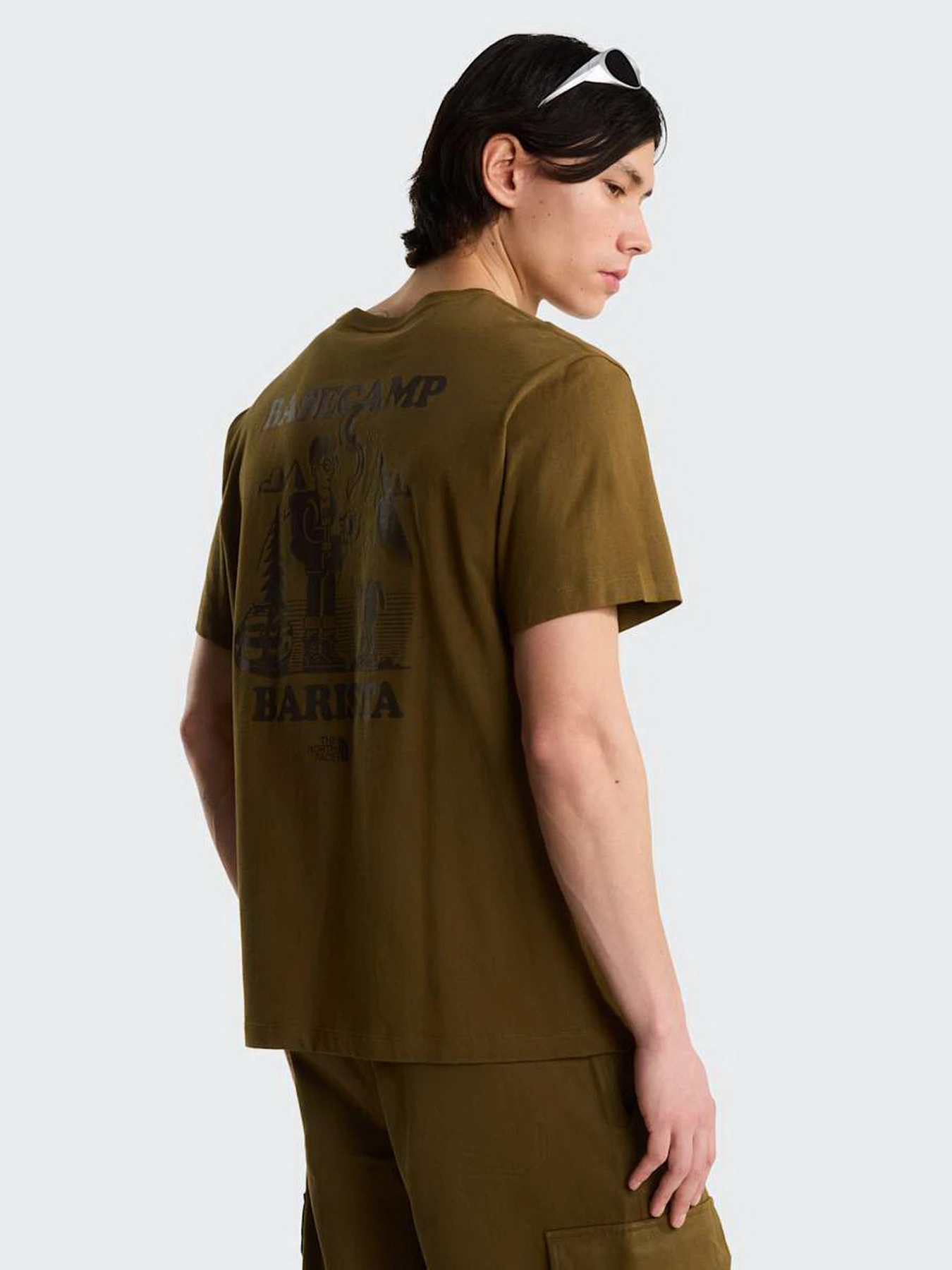 Футболки и поло The North Face U BASECAMP BARISTA RELAXED SHO модель NF0A8JAA2EK1 Футболки и поло The North Face U BASECAMP BARISTA RELAXED SHO модель NF0A8JAA2EK1 Фото