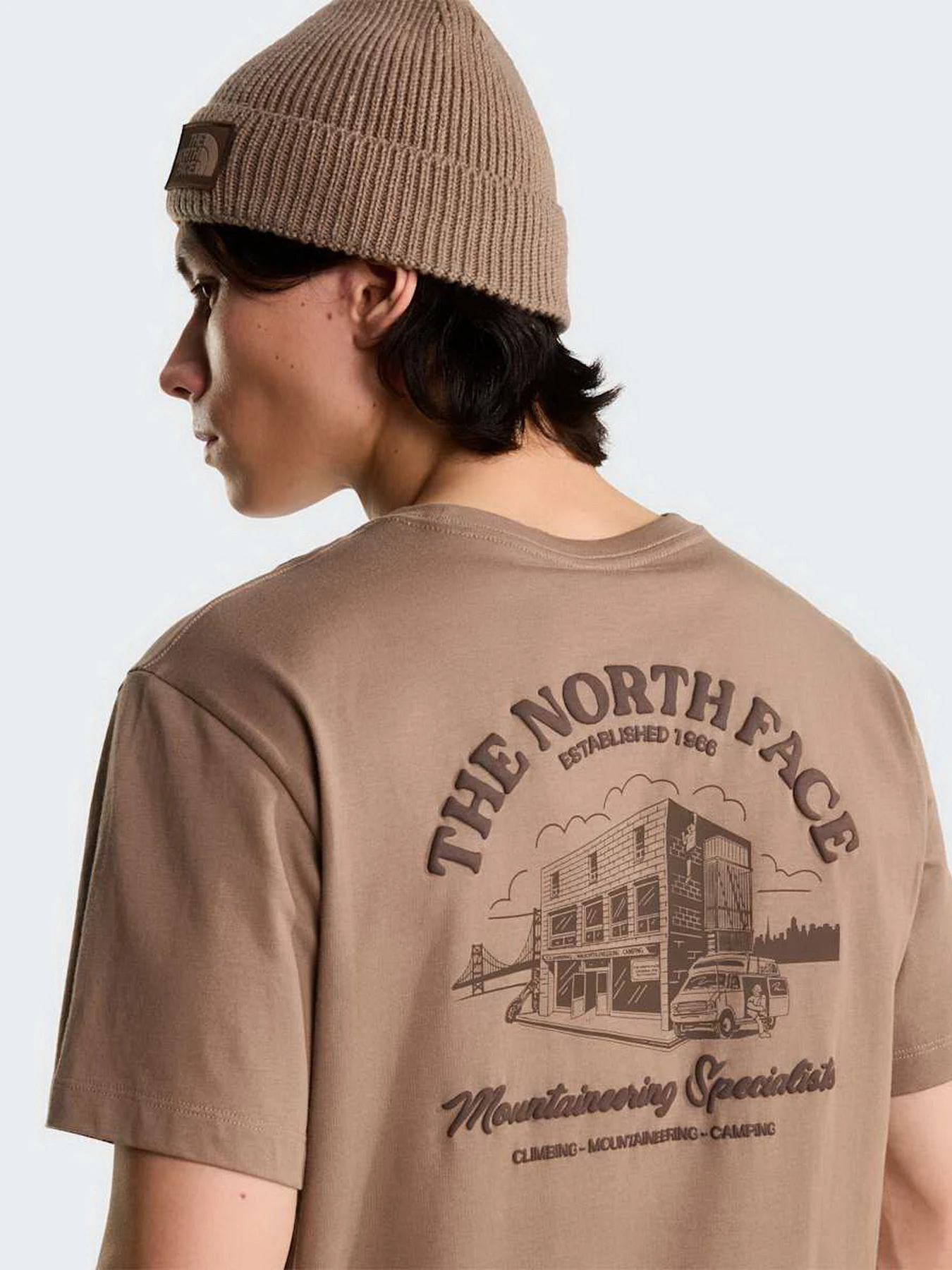 Футболки и поло The North Face U OG STORE RELAXED SHORT SLEEV модель NF0A8JAC2H91 Футболки и поло The North Face U OG STORE RELAXED SHORT SLEEV модель NF0A8JAC2H91 Фото