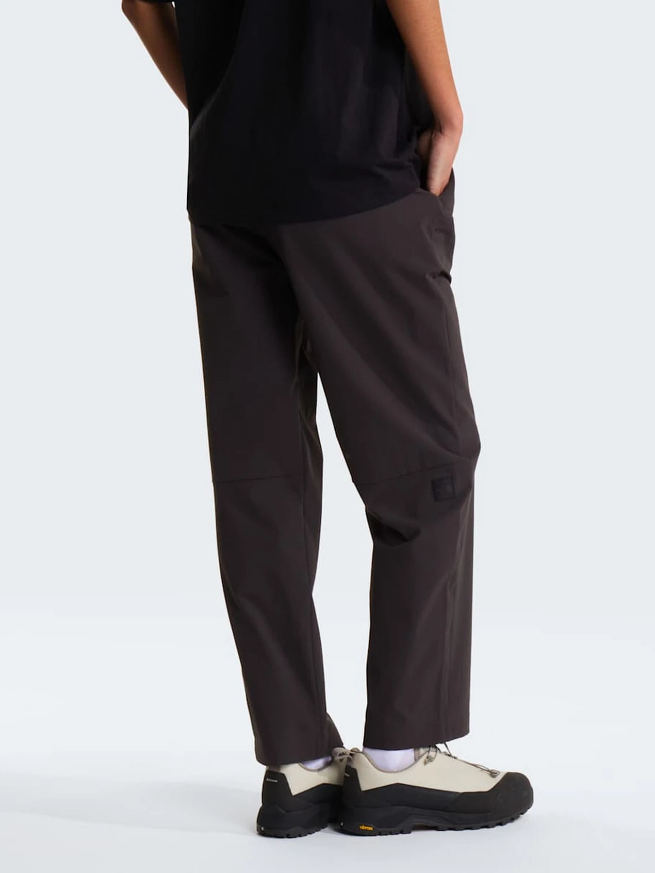 Брюки The North Face W TNF BLACK BOX TECH WOVEN PAN модель NF0A8JJ3NO11 Брюки The North Face W TNF BLACK BOX TECH WOVEN PAN модель NF0A8JJ3NO11 Фото