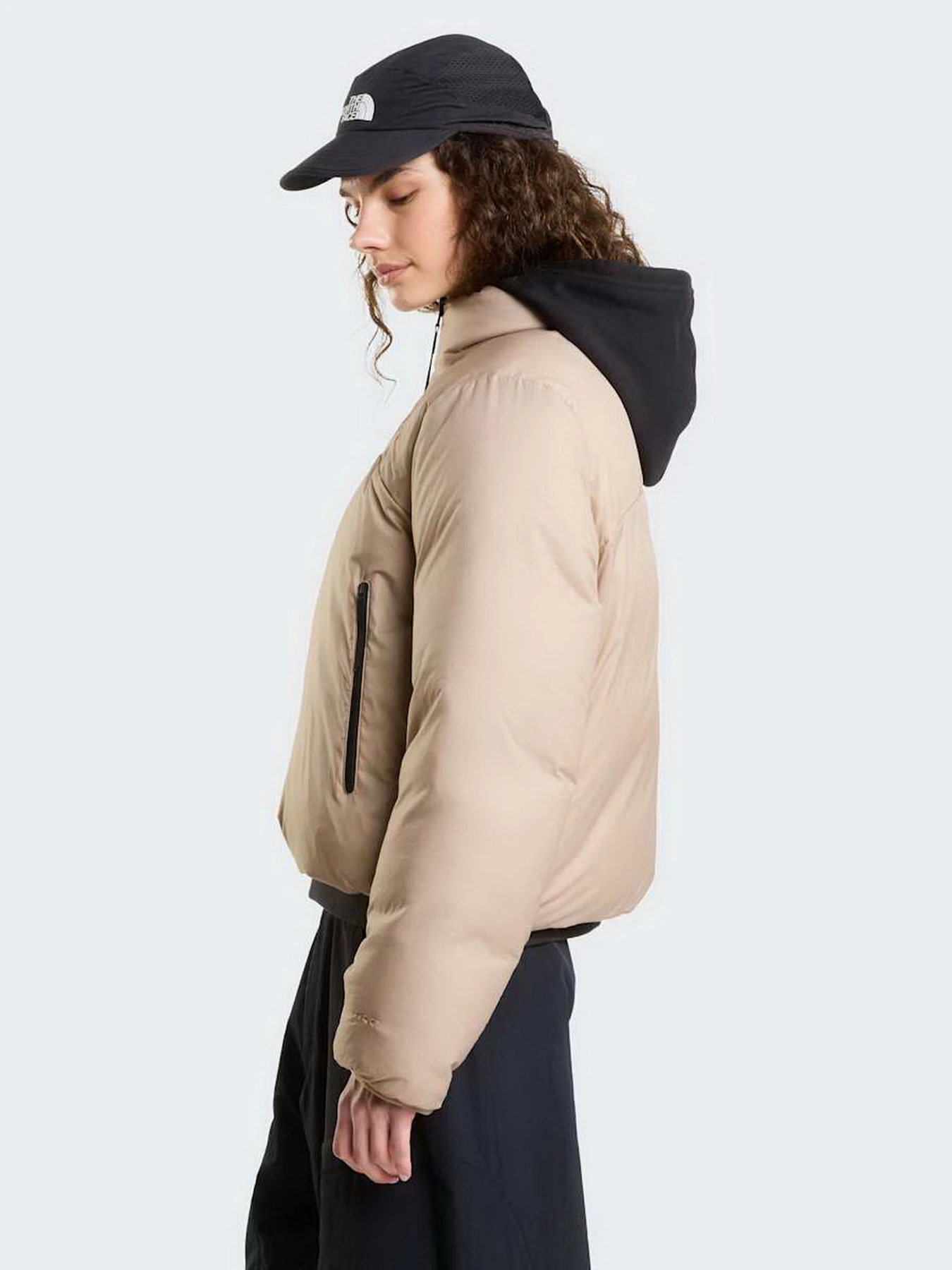 Куртки та дублянки The North Face W PERTEX NUPTSE REVERSIBLE JAC модель NF0A8JMCT071 Куртки та дублянки The North Face W PERTEX NUPTSE REVERSIBLE JAC модель NF0A8JMCT071 Фото