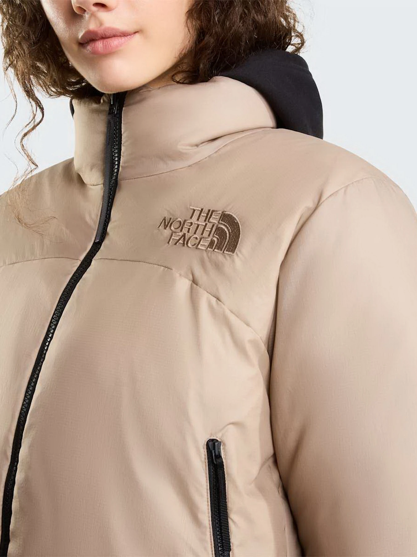 Куртки та дублянки The North Face W PERTEX NUPTSE REVERSIBLE JAC модель NF0A8JMCT071 Куртки та дублянки The North Face W PERTEX NUPTSE REVERSIBLE JAC модель NF0A8JMCT071 Фото
