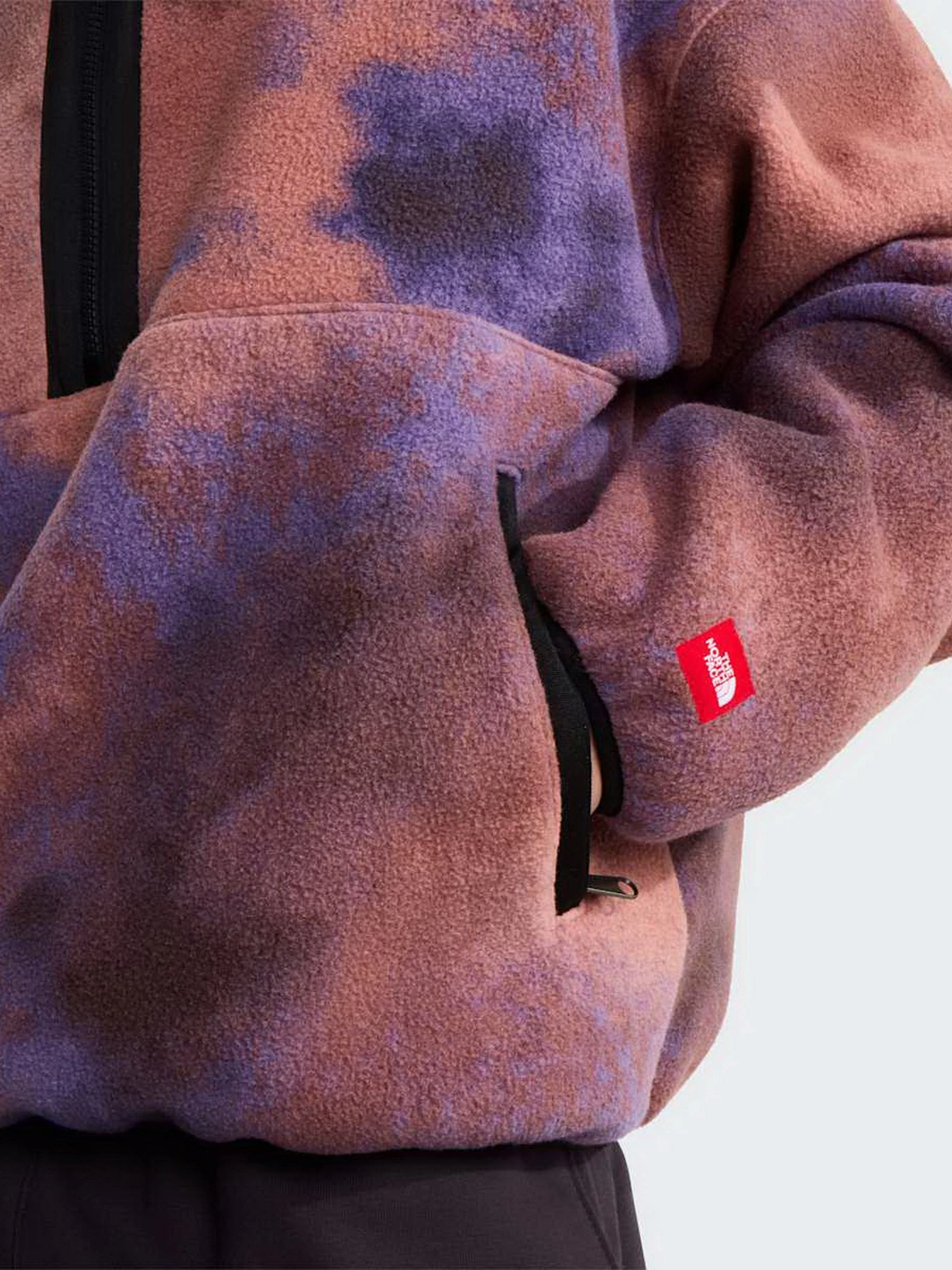 Худи и свитшоты The North Face M TNF RED BOX PRINTED 1/2 ZIP модель NF0A8KRBR241 Худи и свитшоты The North Face M TNF RED BOX PRINTED 1/2 ZIP модель NF0A8KRBR241 Фото