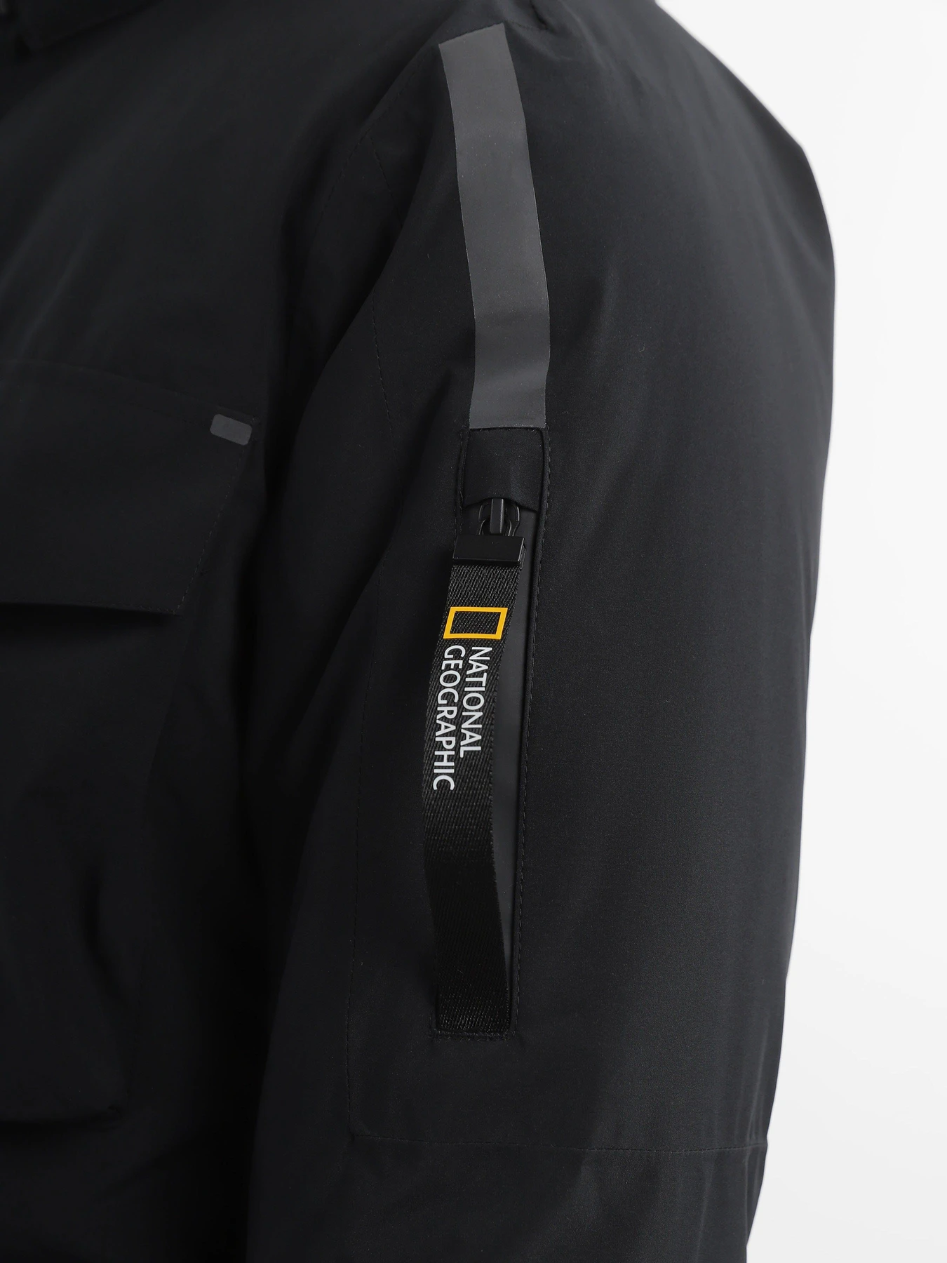 Куртки та дублянки National Geographic Iconic Explorer Hooded модель M121-01-530_чорний Фото